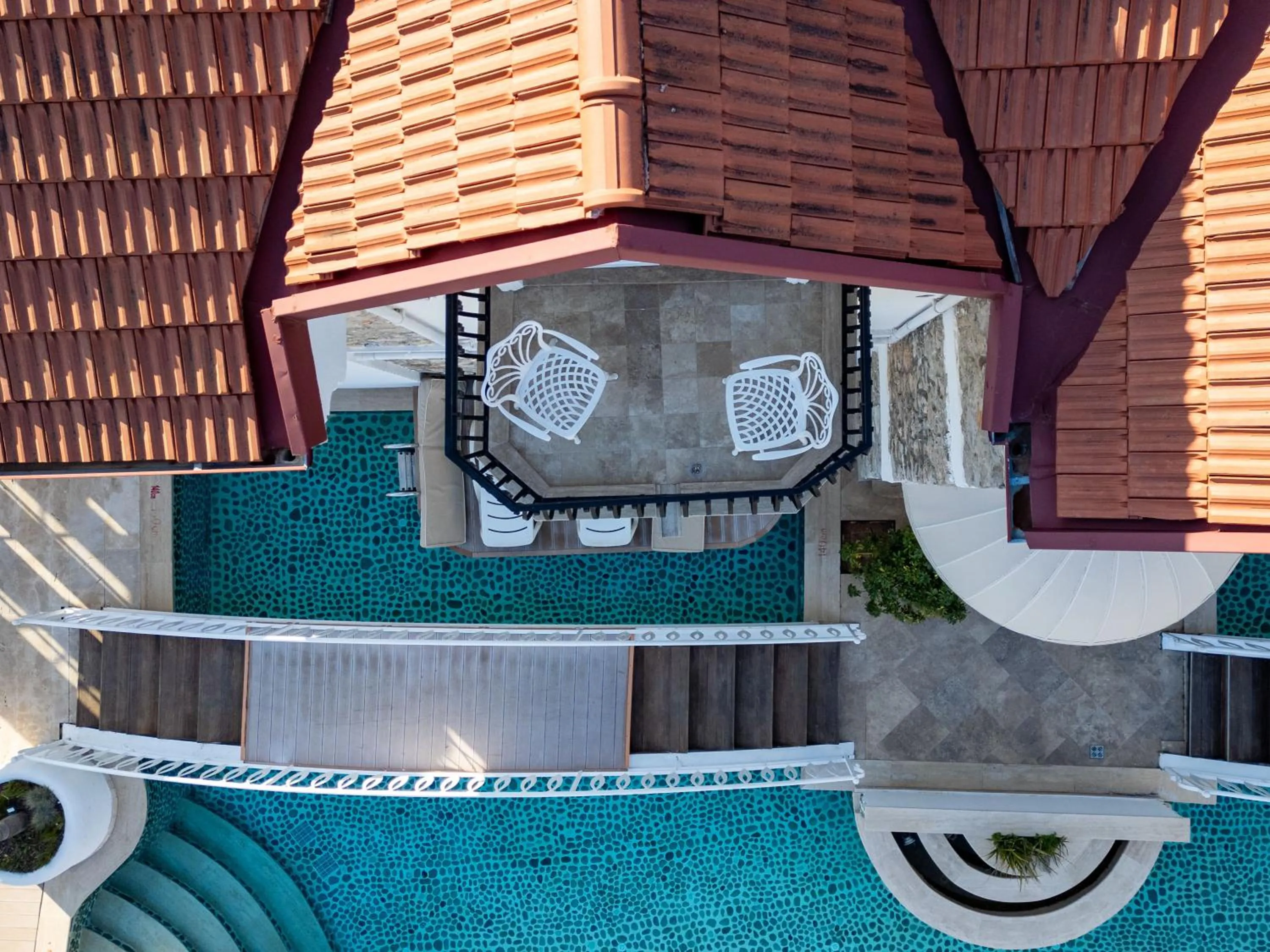 Pinehill Hotel & Suites