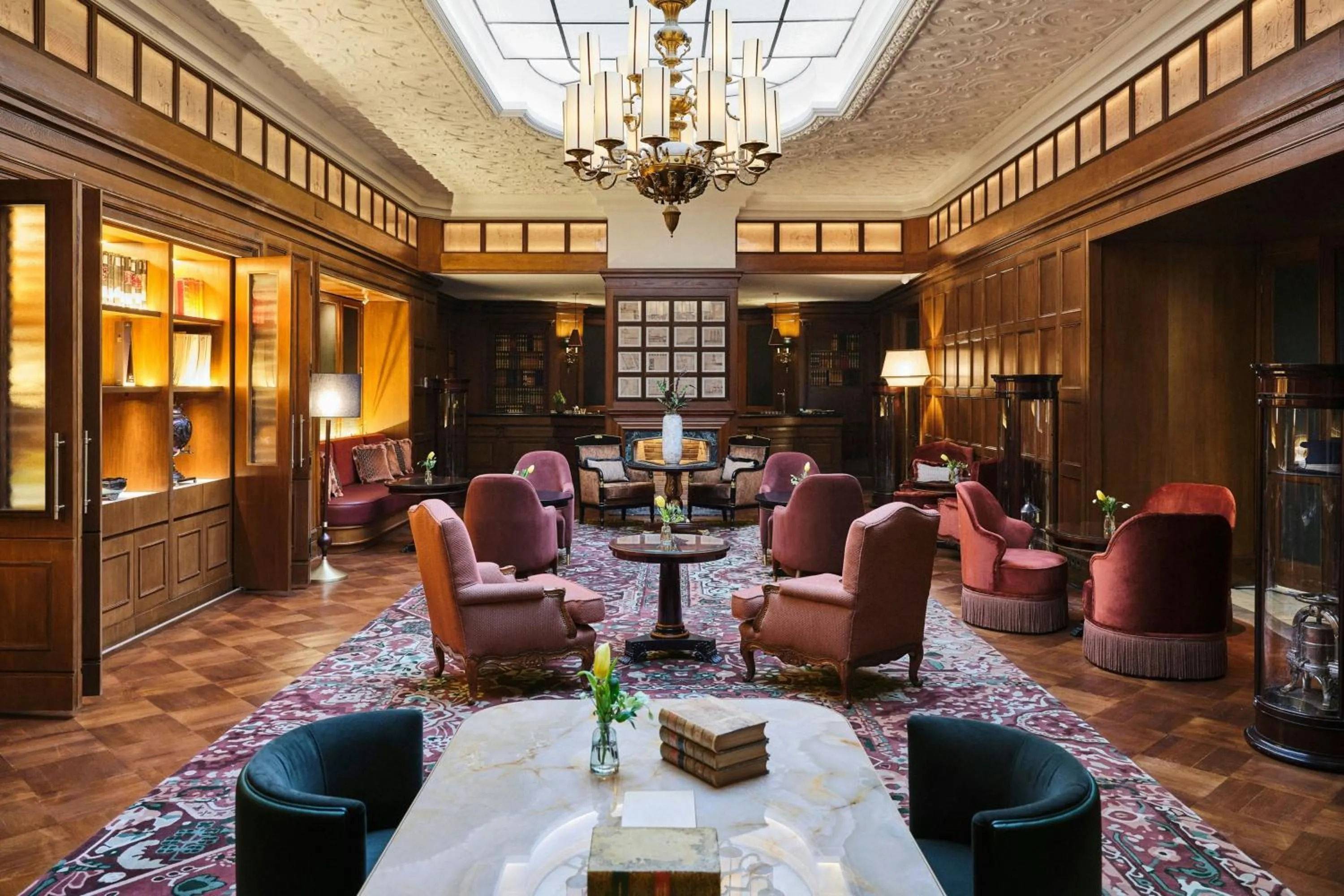 Lounge or bar in The Palace, a Luxury Collection Hotel, Madrid