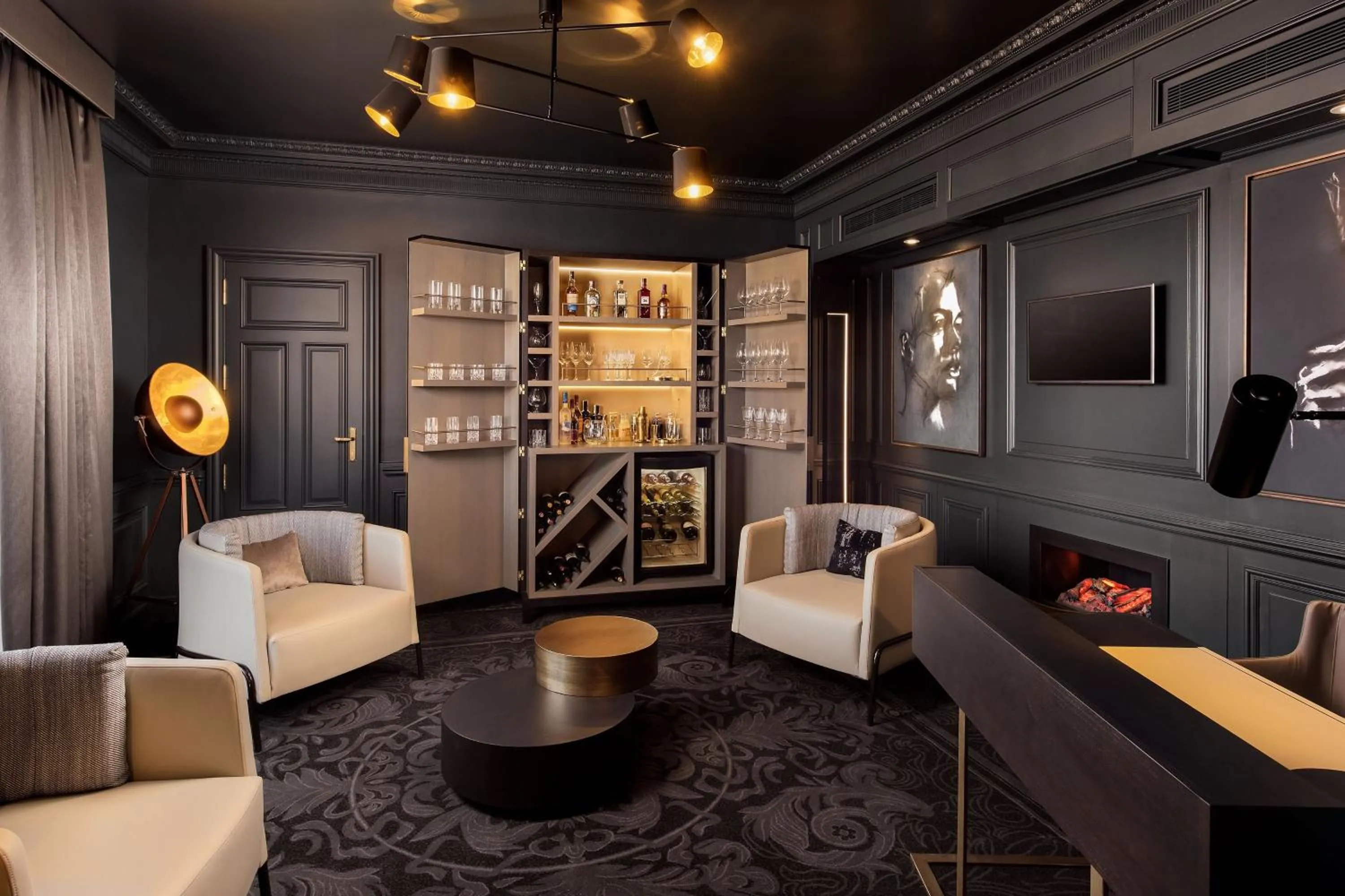 Lounge or bar in The Palace, a Luxury Collection Hotel, Madrid