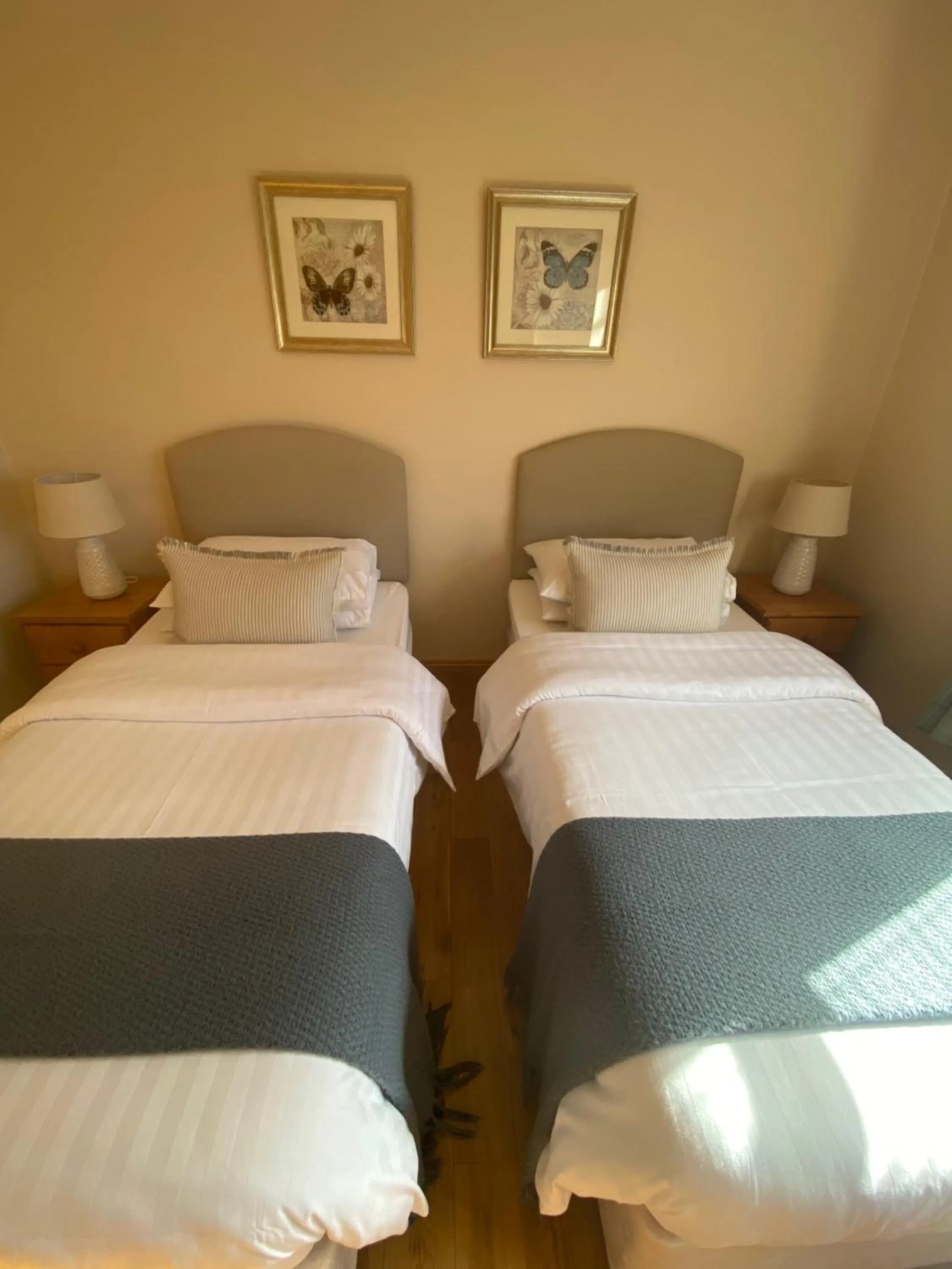 Bed in Lissadell Lodge