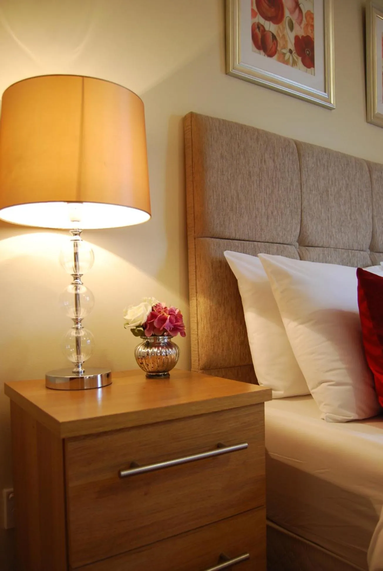 Bed in Lissadell Lodge