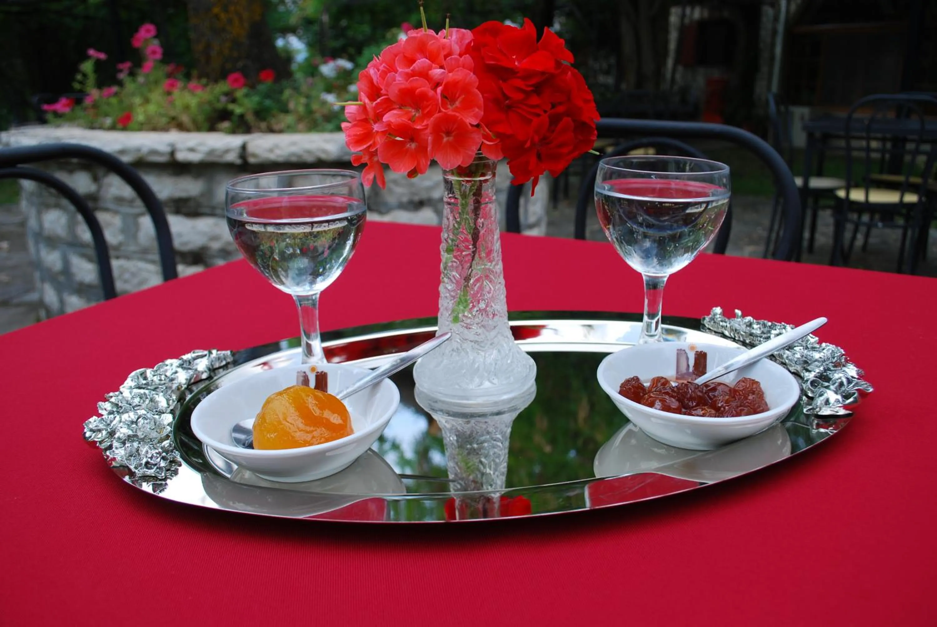 Food and drinks in Hotel Faraggi