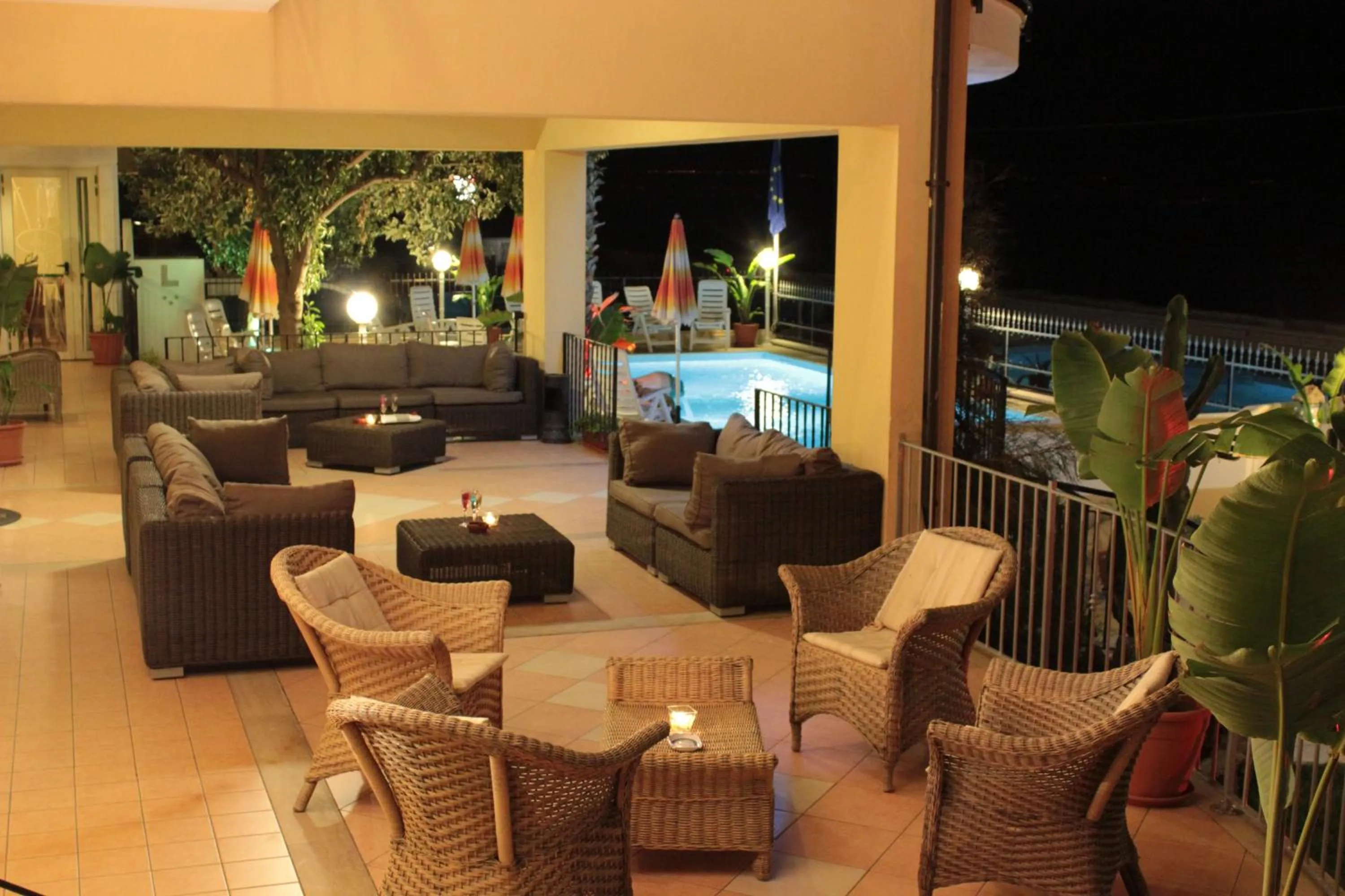 Patio in Lion's Hotel