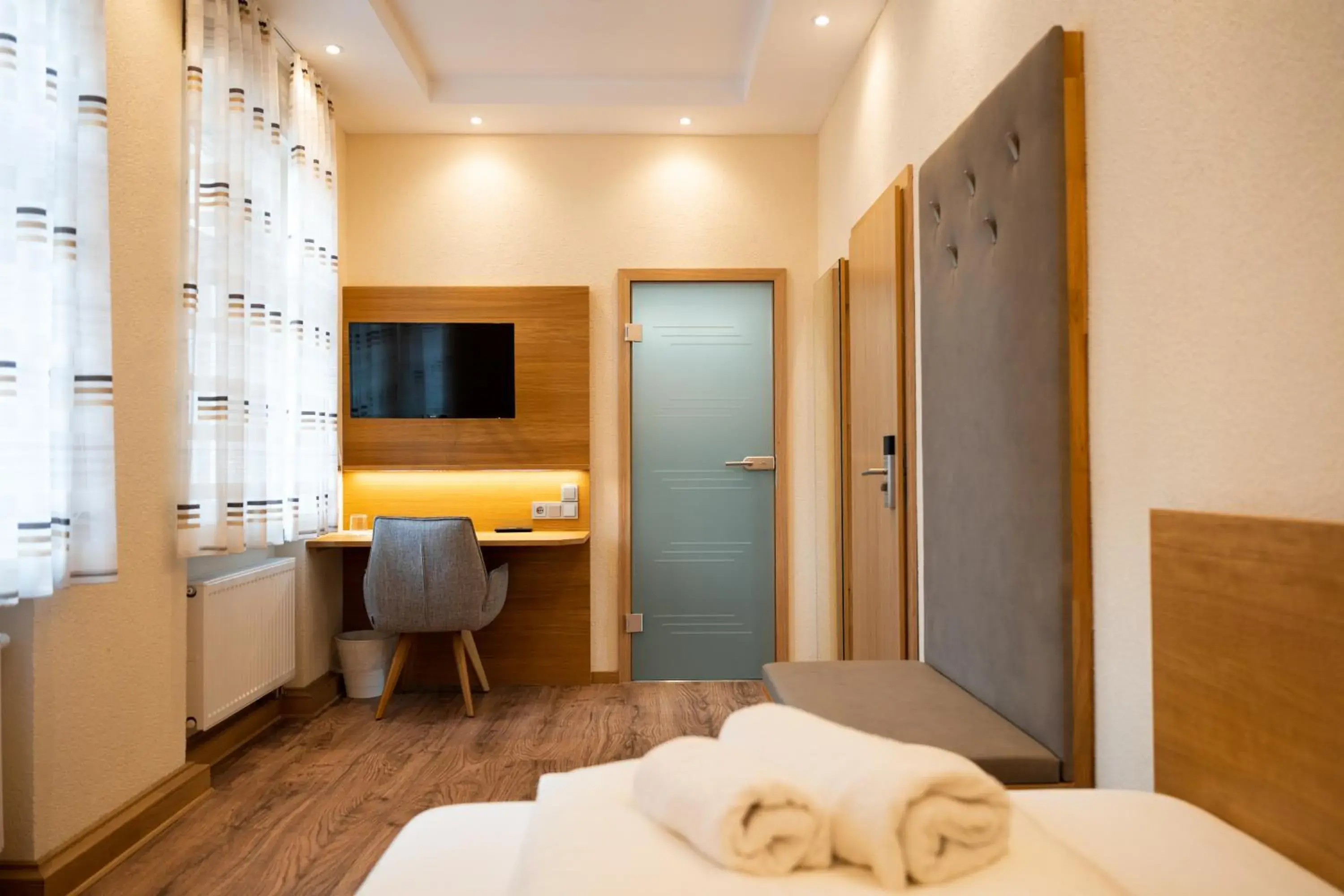 Single Room with Bathroom in Gasthause Zur Krone Hotel Single Room with Bathroom in Gasthause Zur Krone Hotel