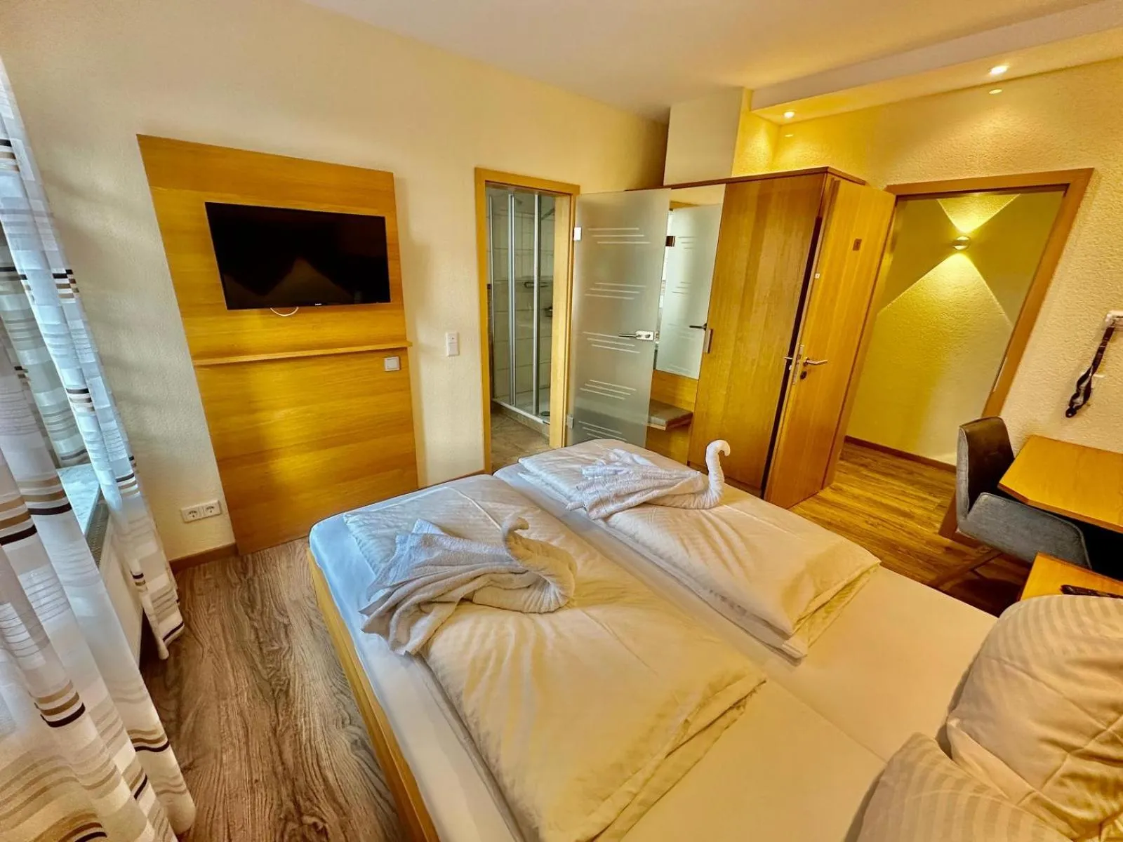 Bed in Gasthause Zur Krone Hotel