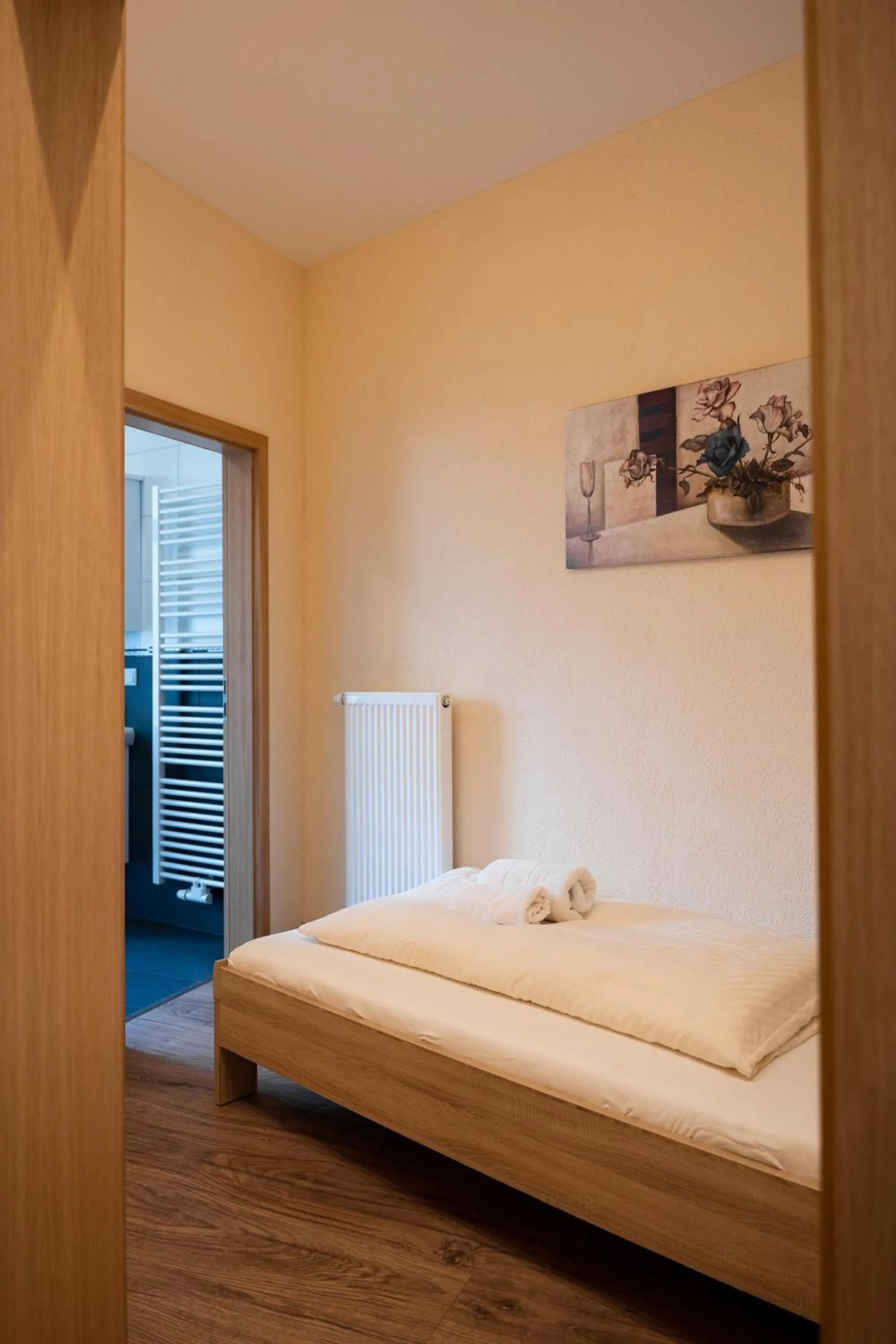 Bedroom, Bed in Gasthause Zur Krone Hotel