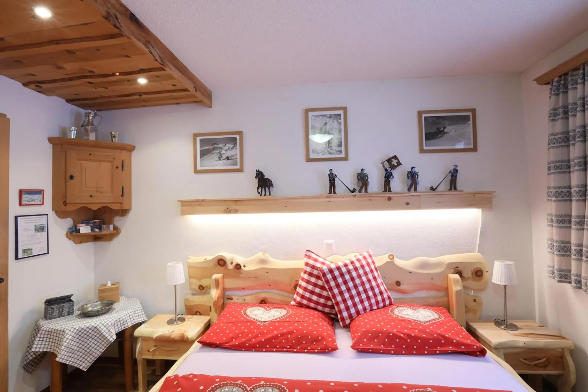 Photo of the whole room, Bed in B&B Stiffler-Huus