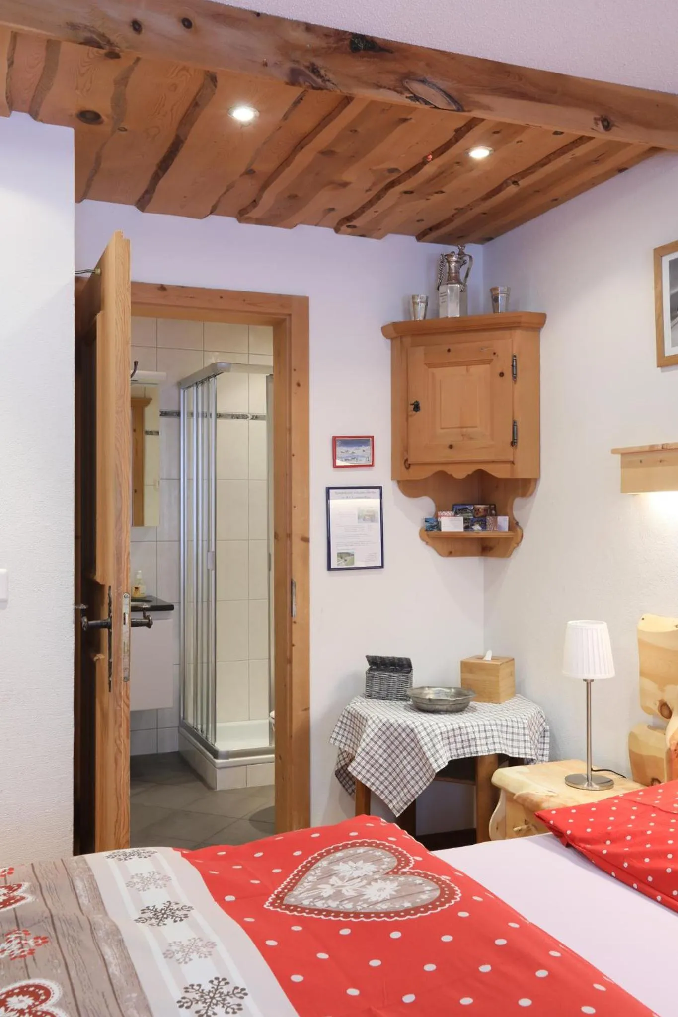 Bathroom, Bed in B&B Stiffler-Huus