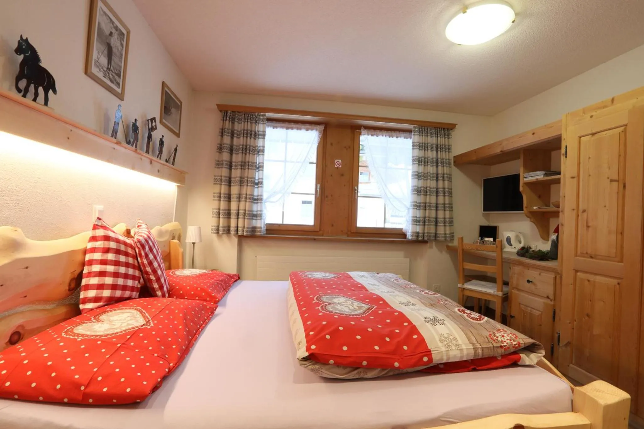Photo of the whole room, Bed in B&B Stiffler-Huus