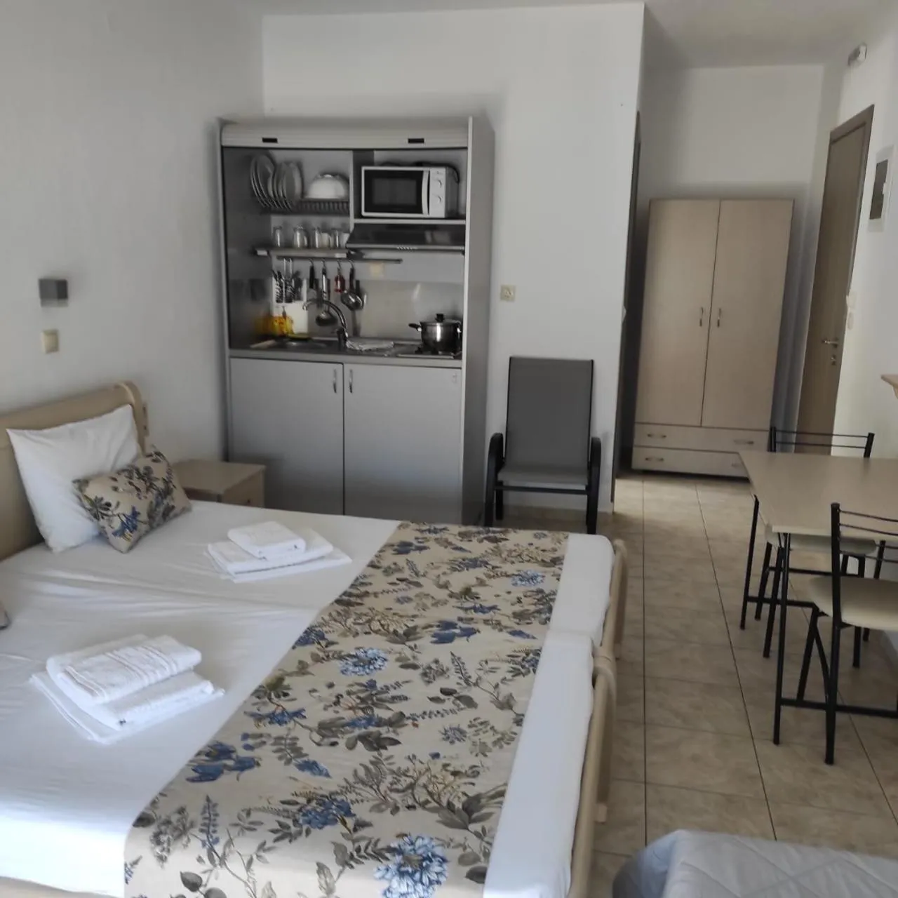 Bed in RG Studios Thassos