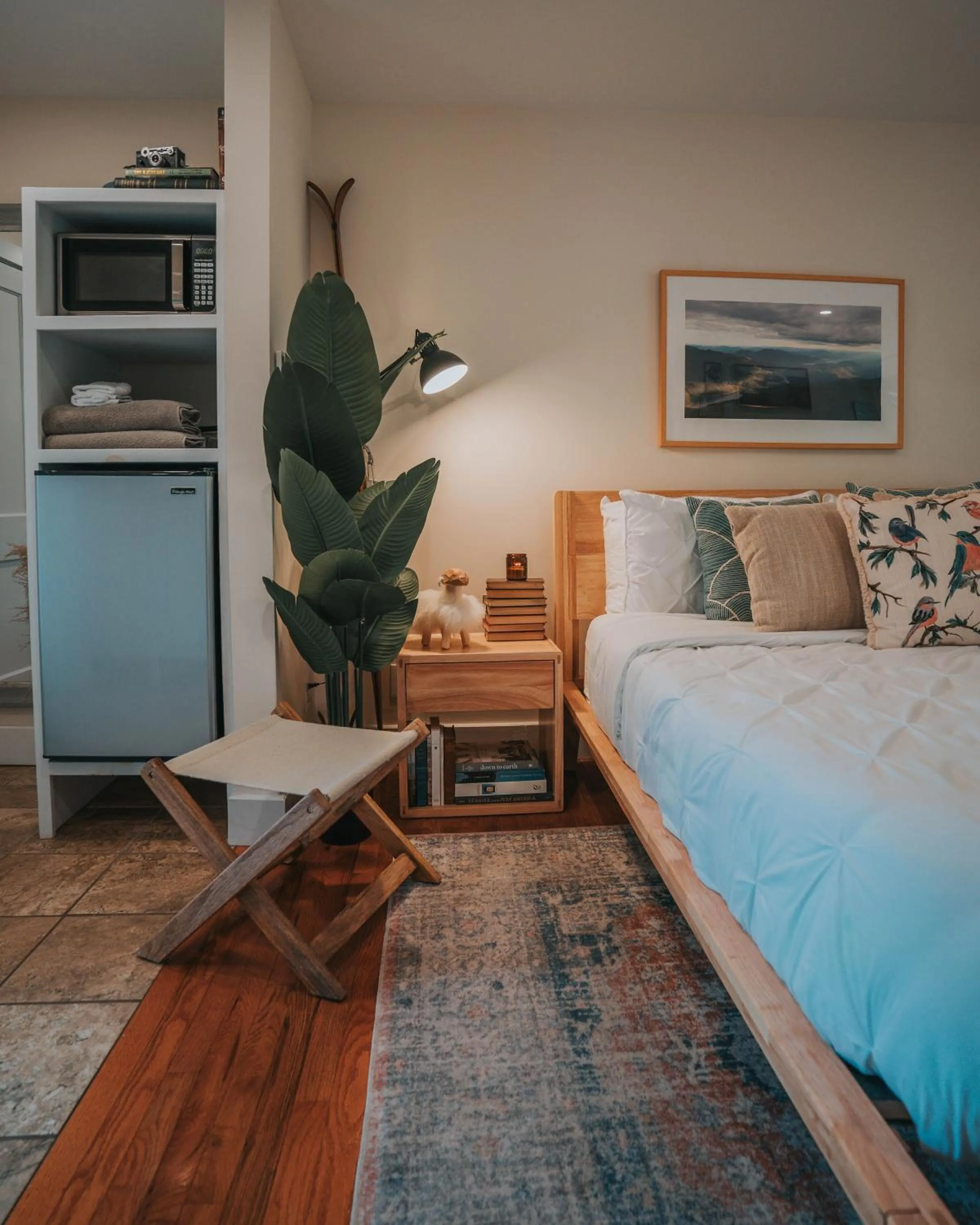 Bed in Willow Pond Motel