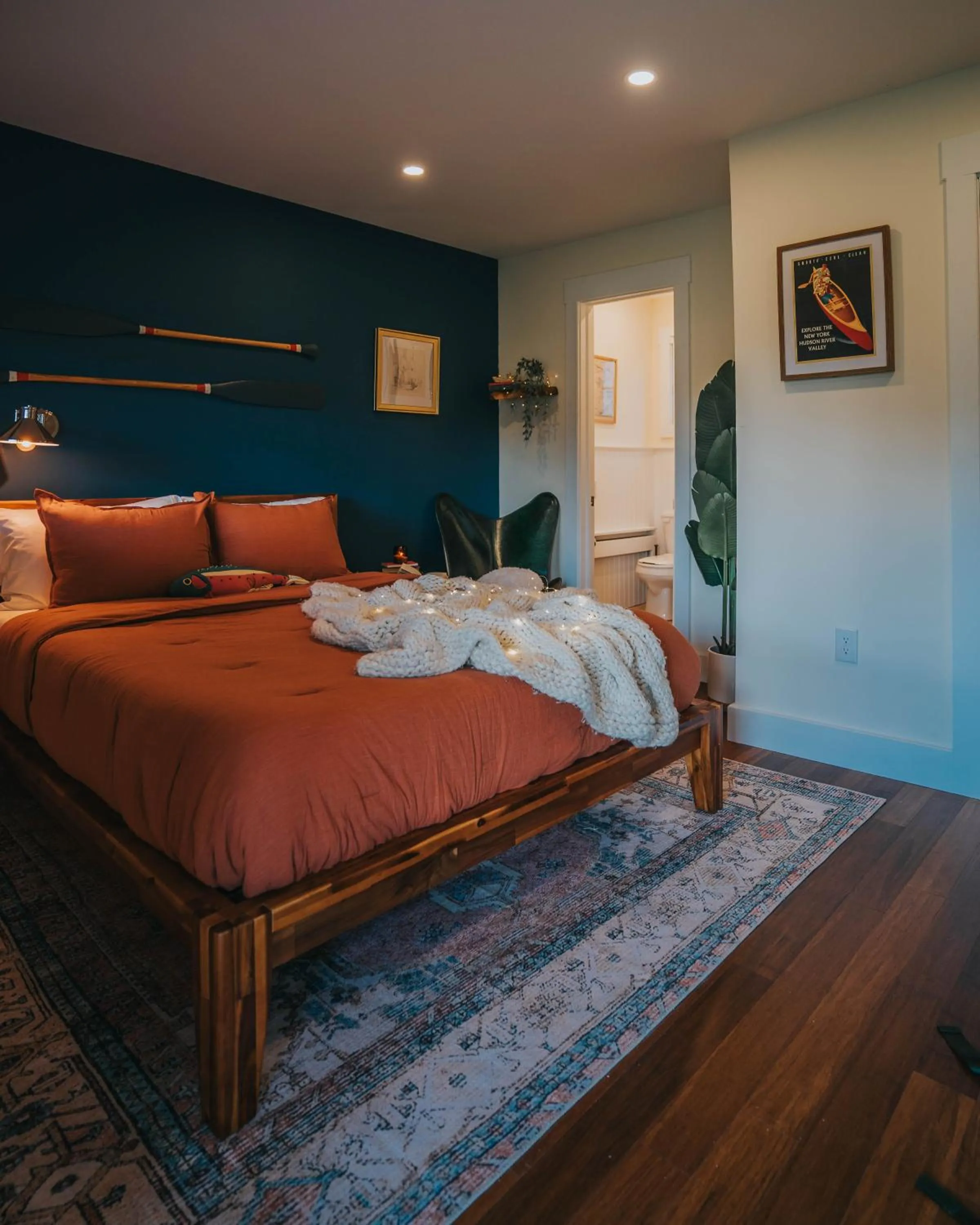 Bed in Willow Pond Motel