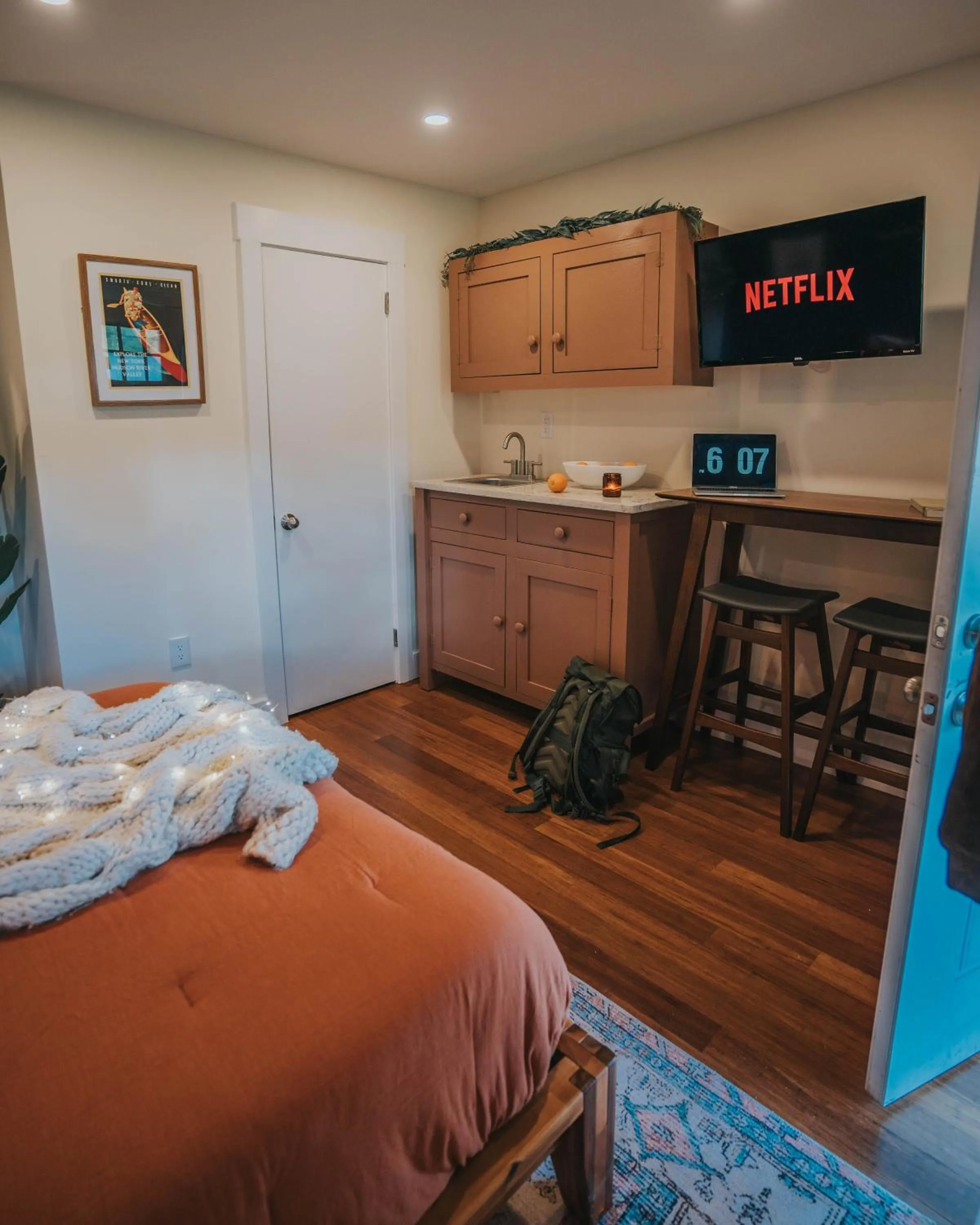 Bed in Willow Pond Motel