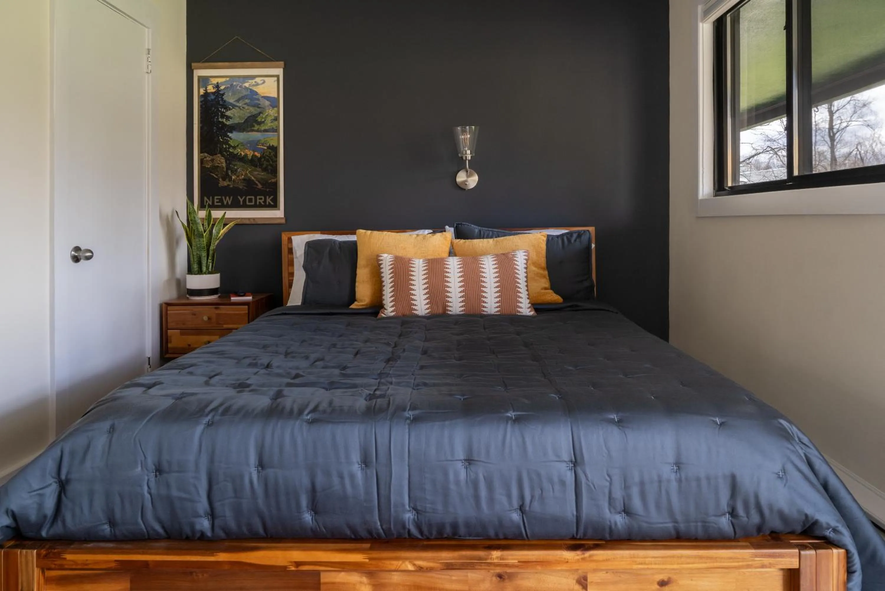 Bed in Willow Pond Motel