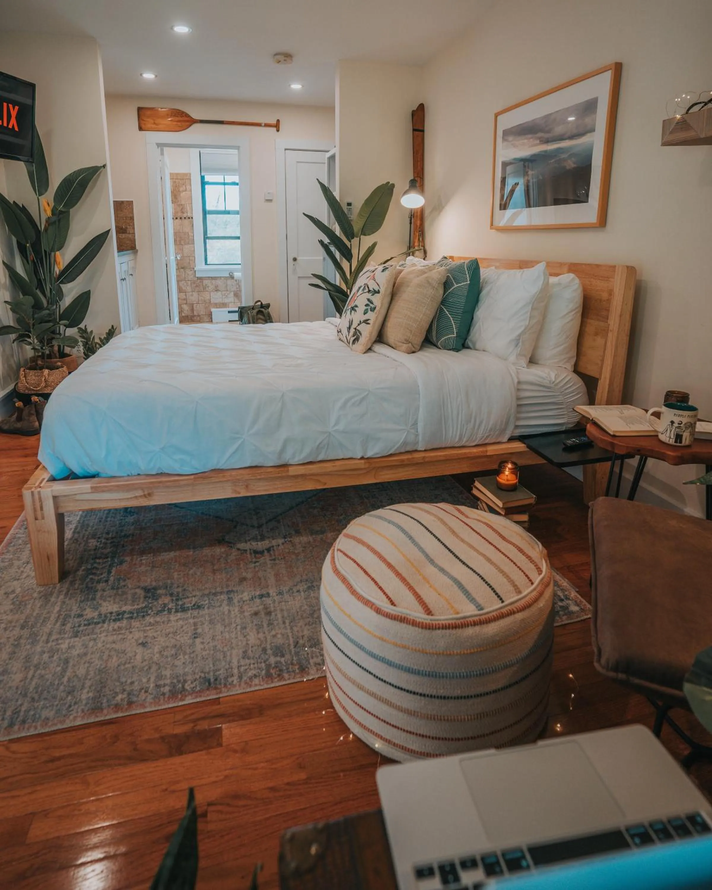 Bed in Willow Pond Motel