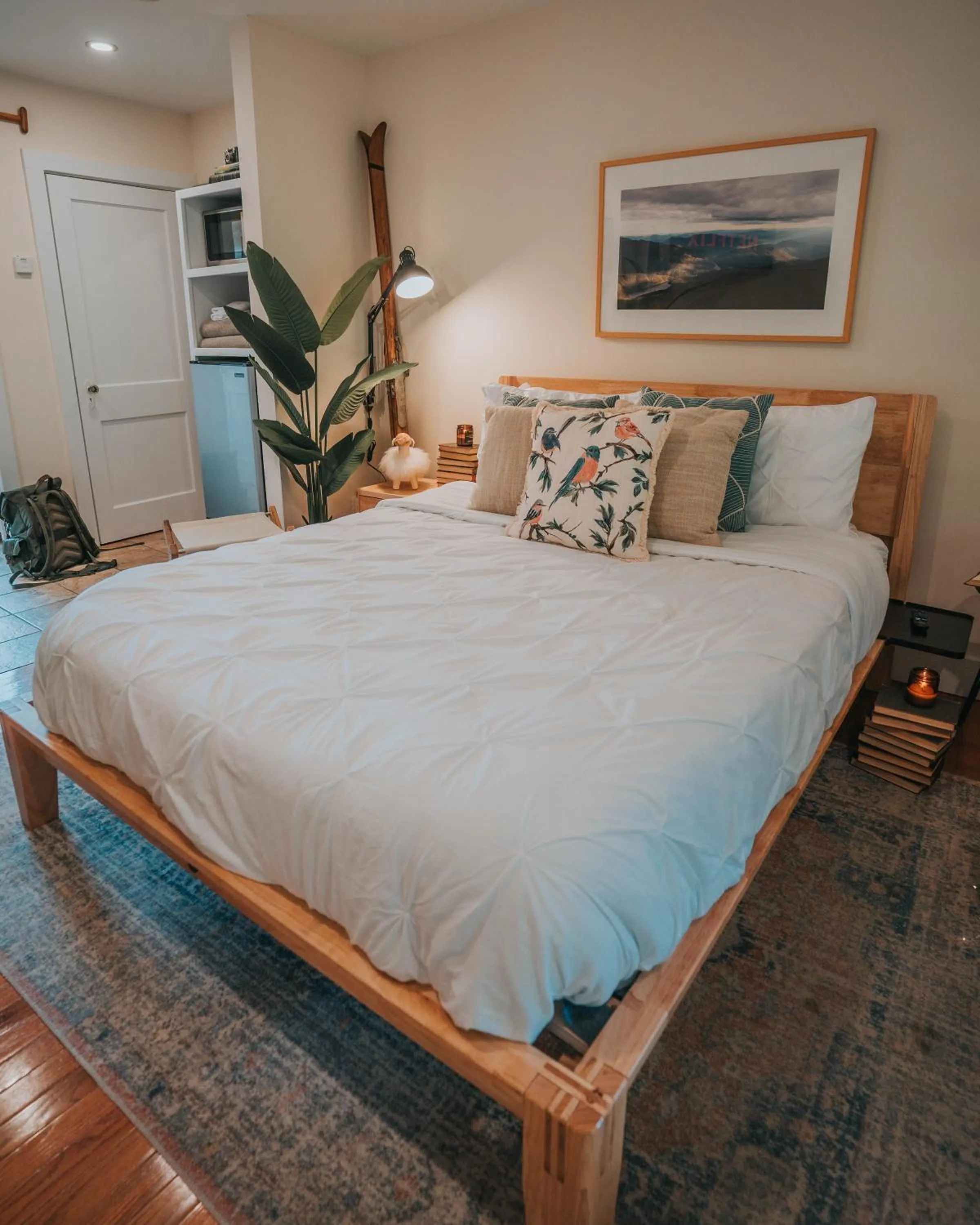 Bed in Willow Pond Motel