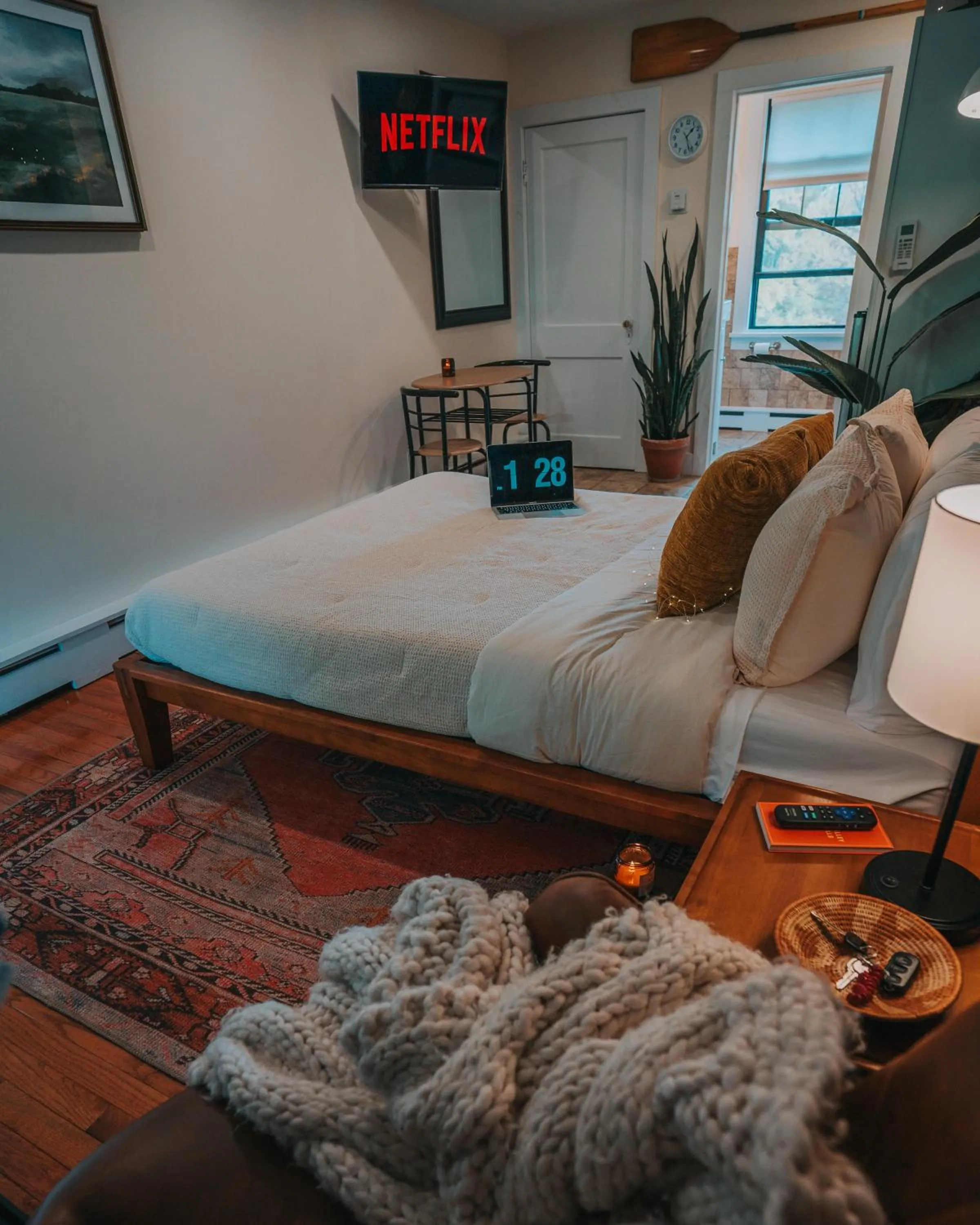 Bed in Willow Pond Motel