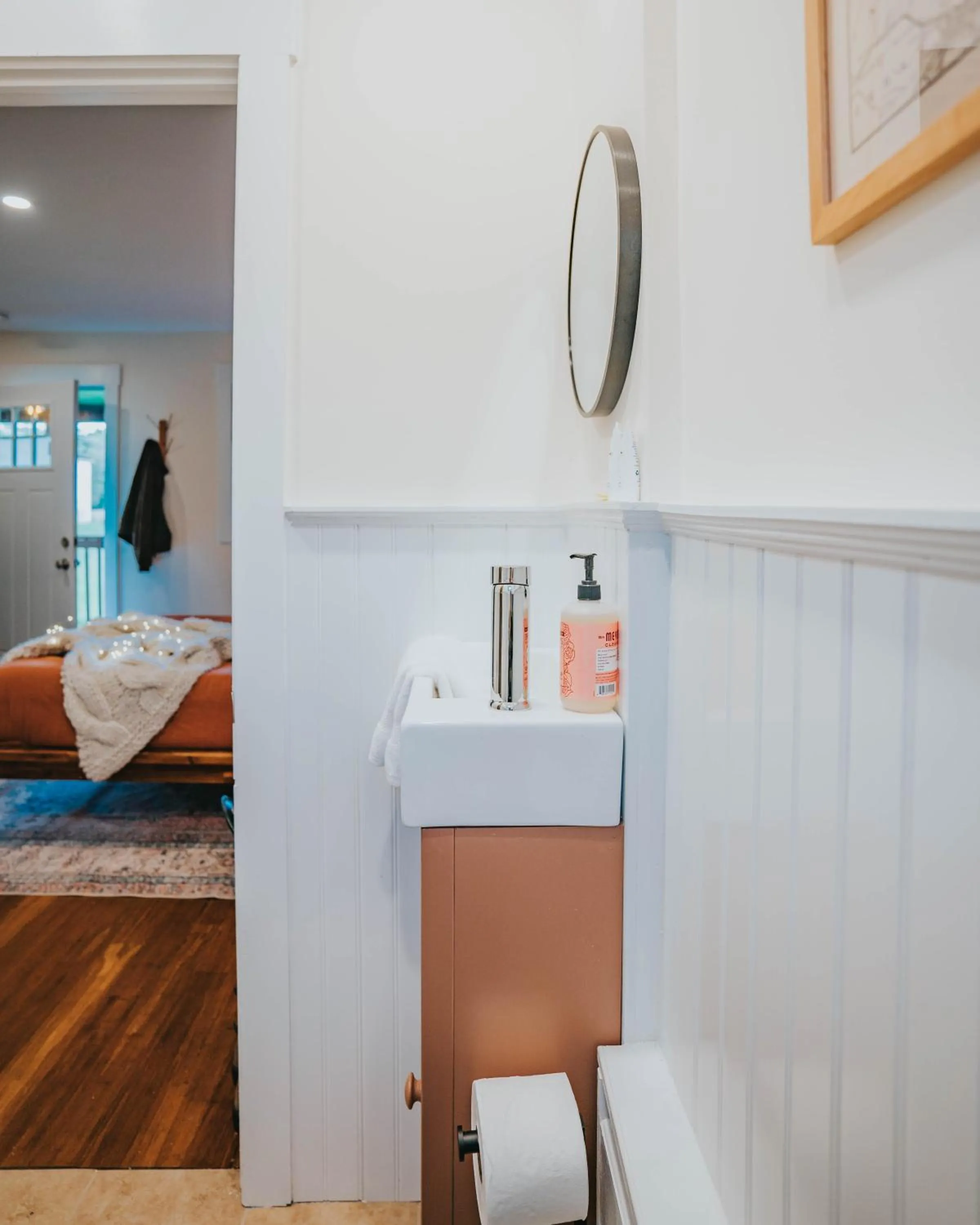 Bed in Willow Pond Motel