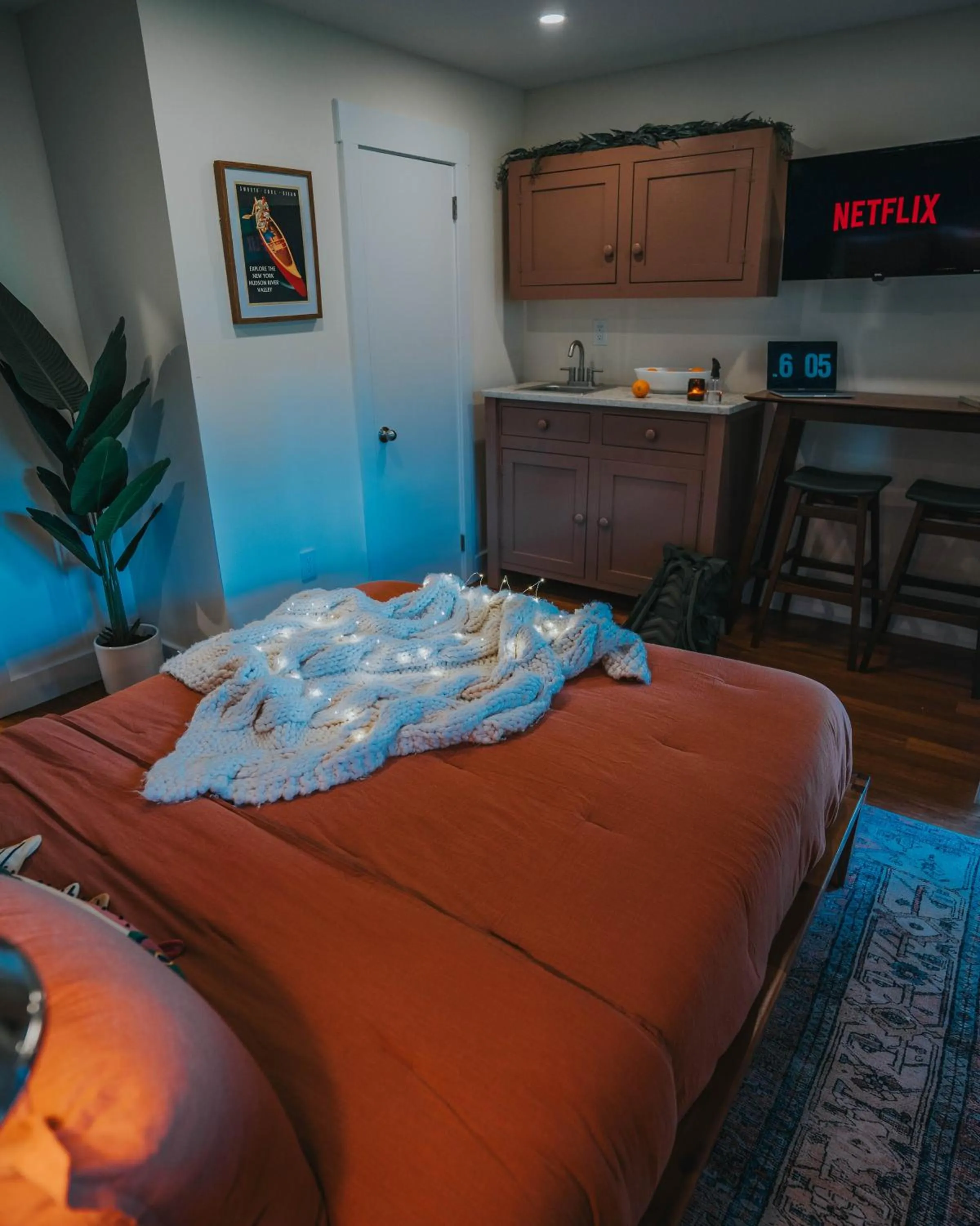 Bed in Willow Pond Motel