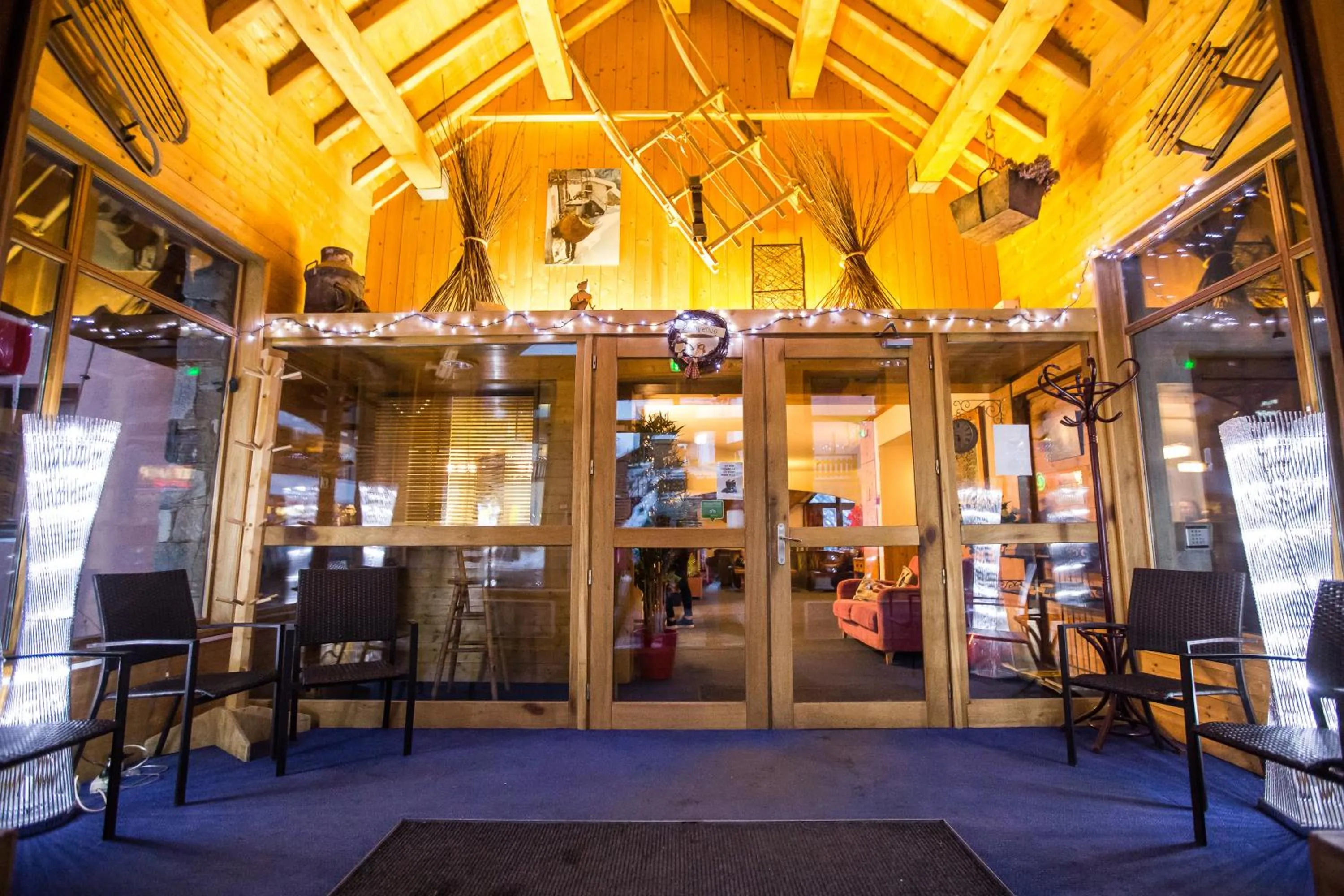 Facade/entrance in Hotel l'Aigle