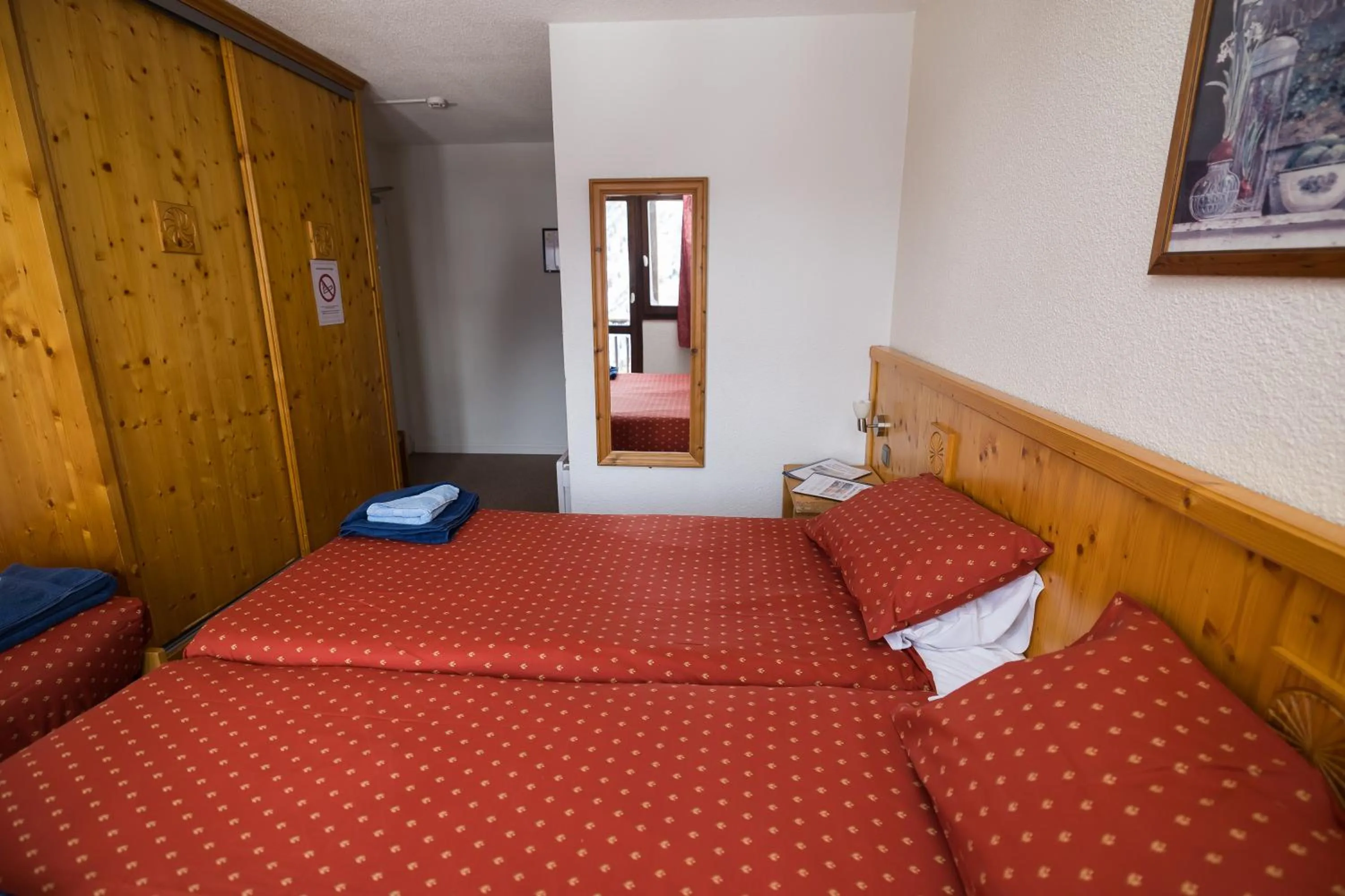 Bedroom, Bed in Hotel l'Aigle