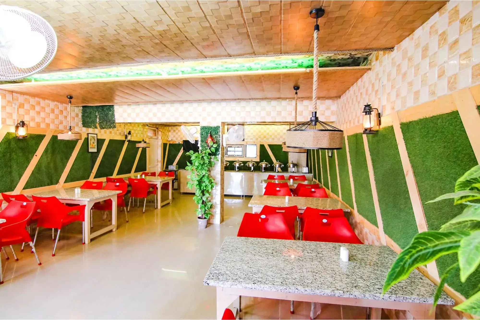 Restaurant/places to eat in Royal Green Buds Restaurant/places to eat in Royal Green Buds