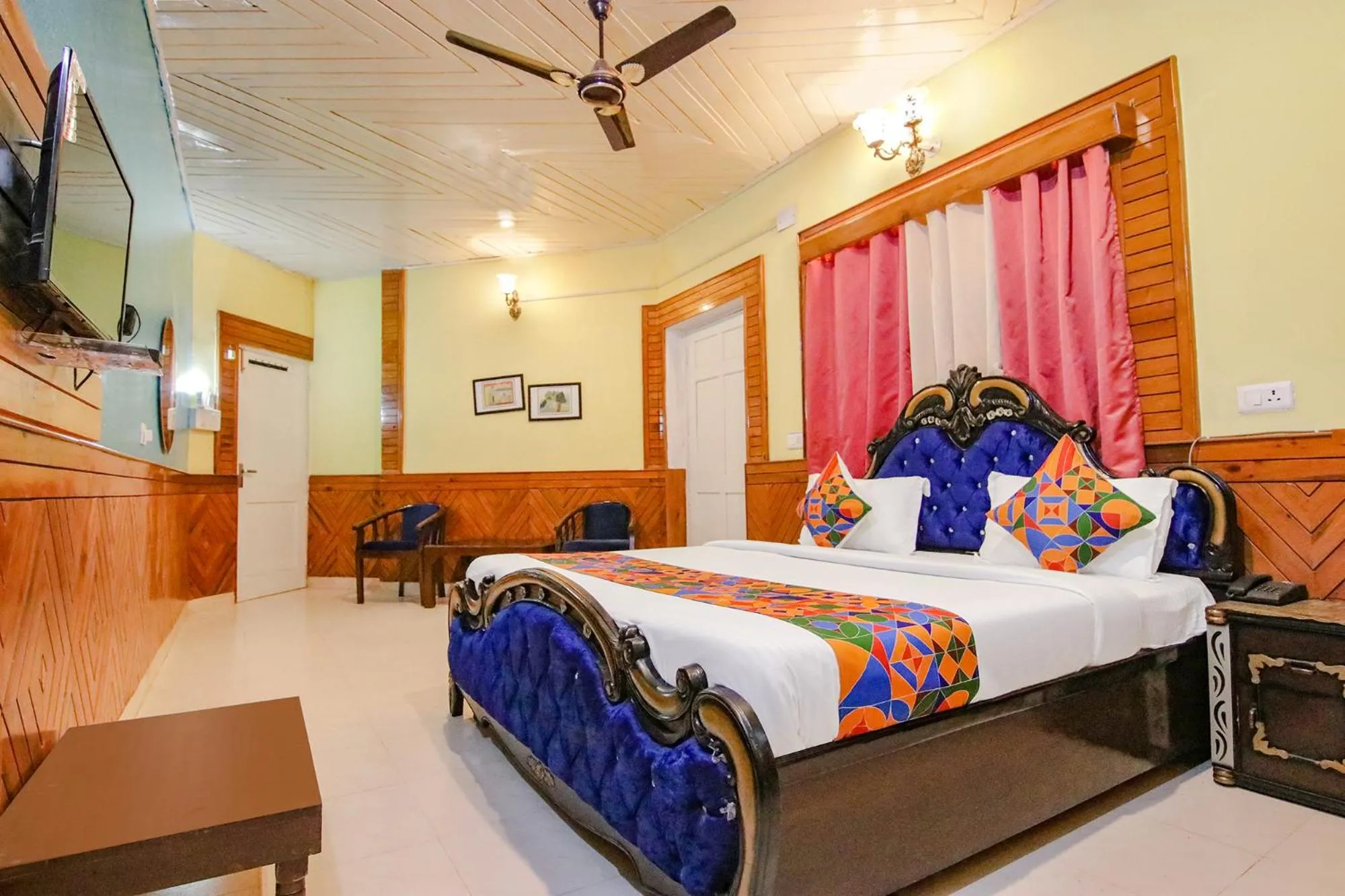 Bedroom, Bed in Royal Green Buds