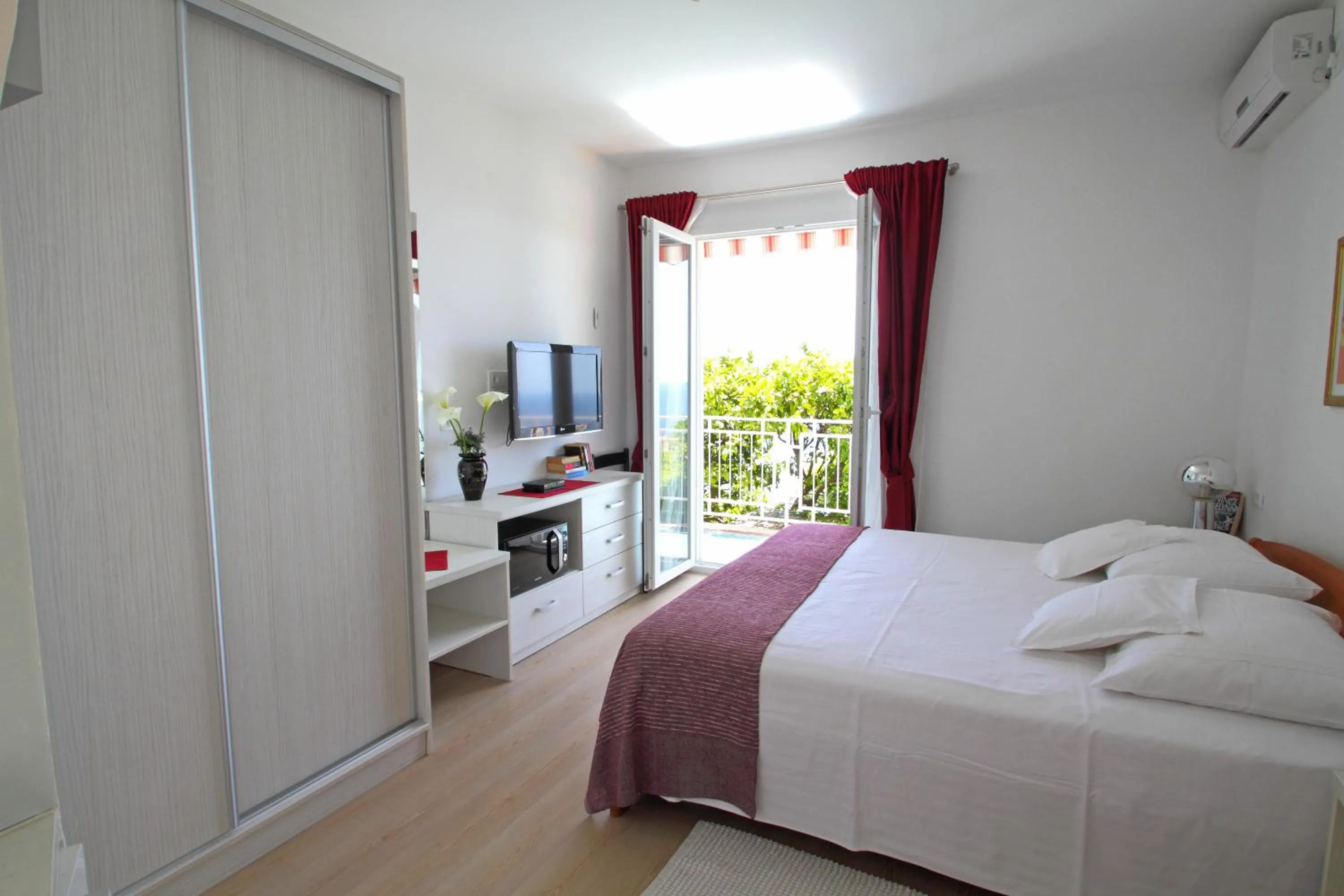 Bed in Apartments Ante