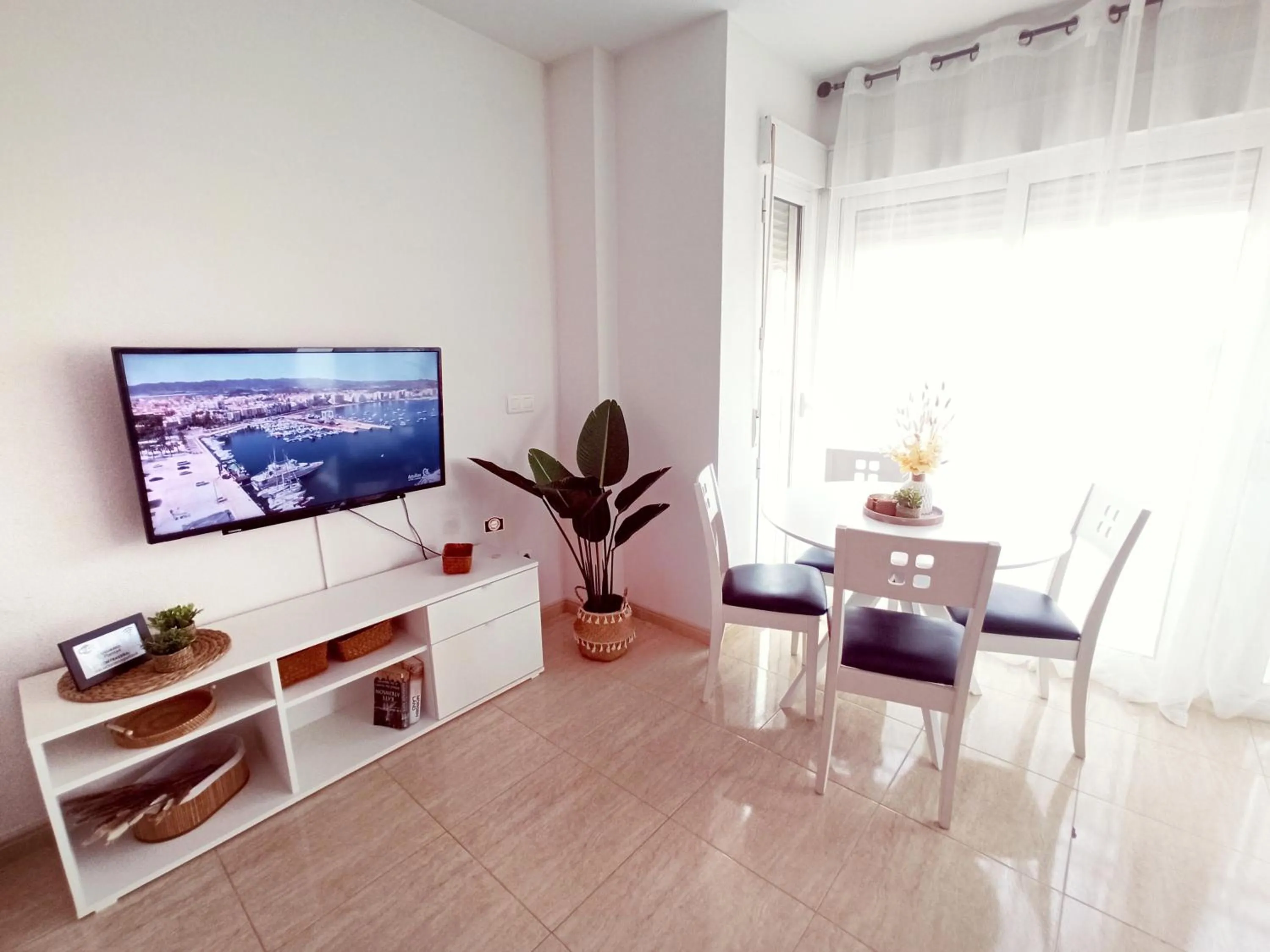 TV and multimedia in Avenida Principal - Gran Terraza junto a la playa - by Aloha Palma
