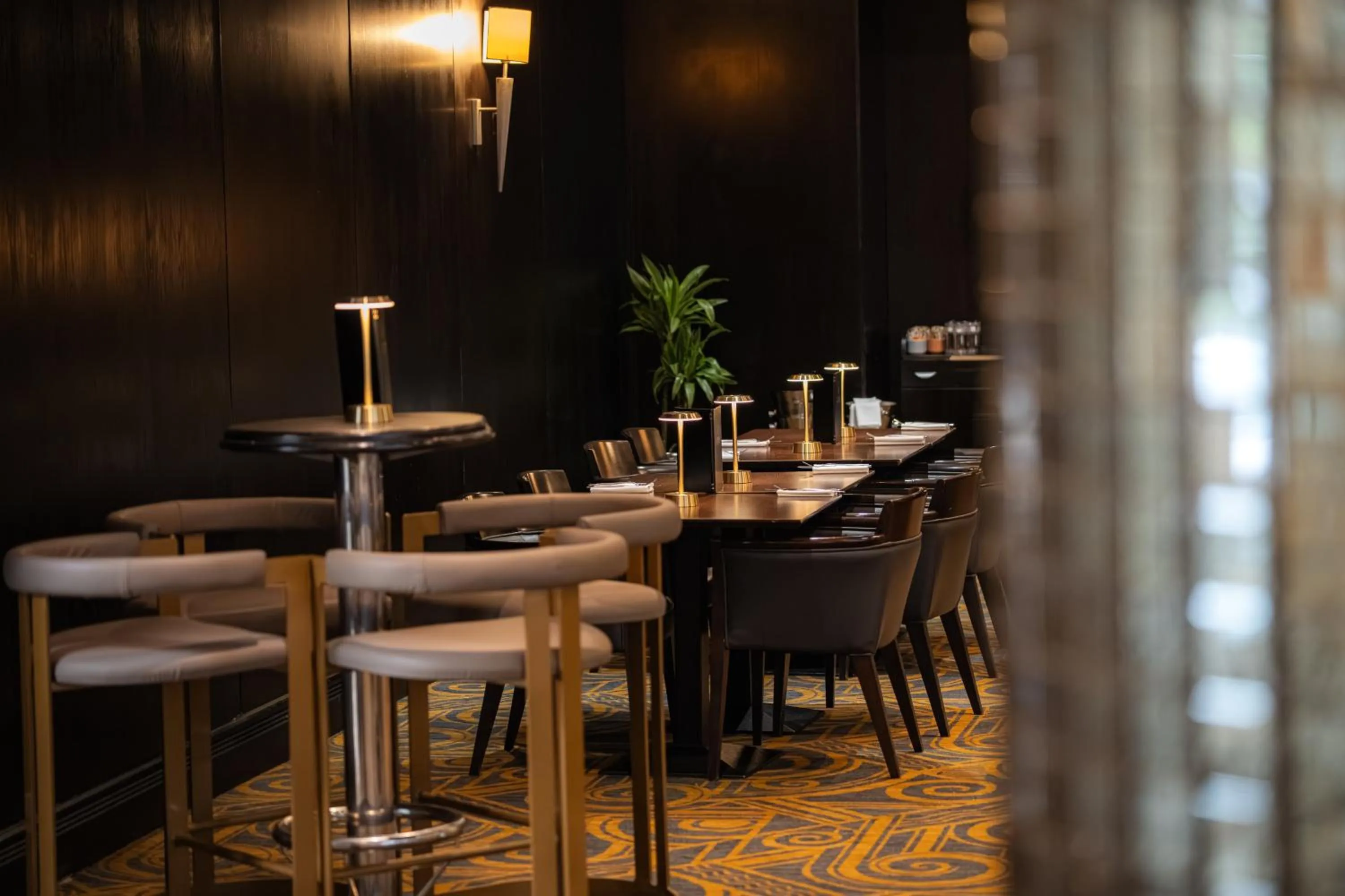 Lounge or bar in President Hotel