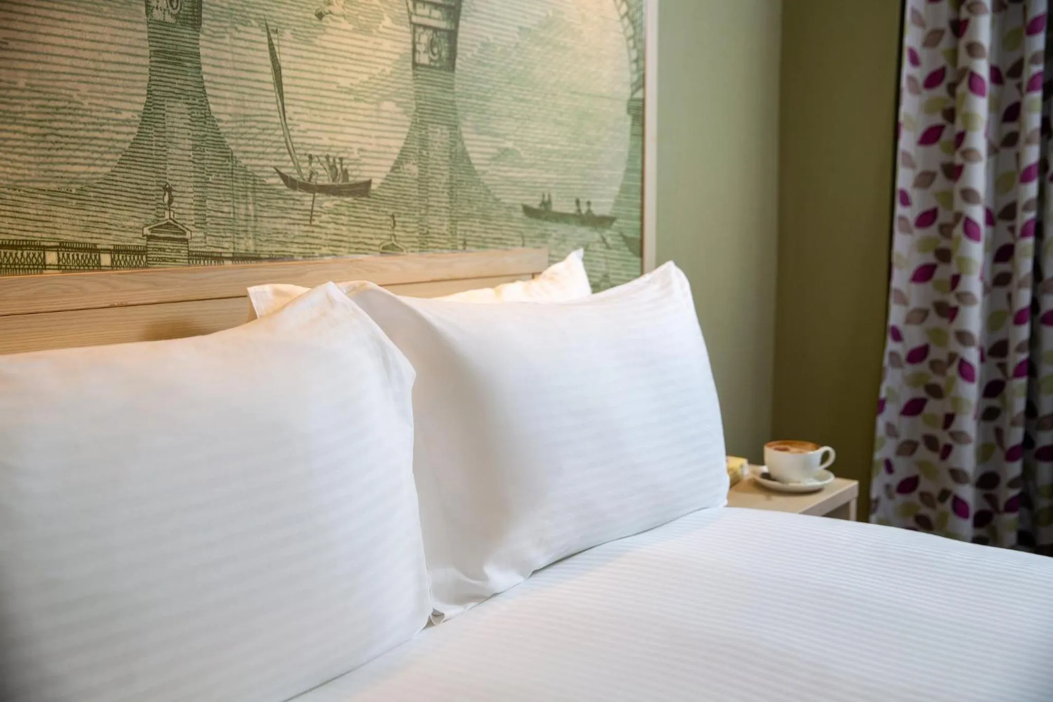 Location, Bed in President Hotel