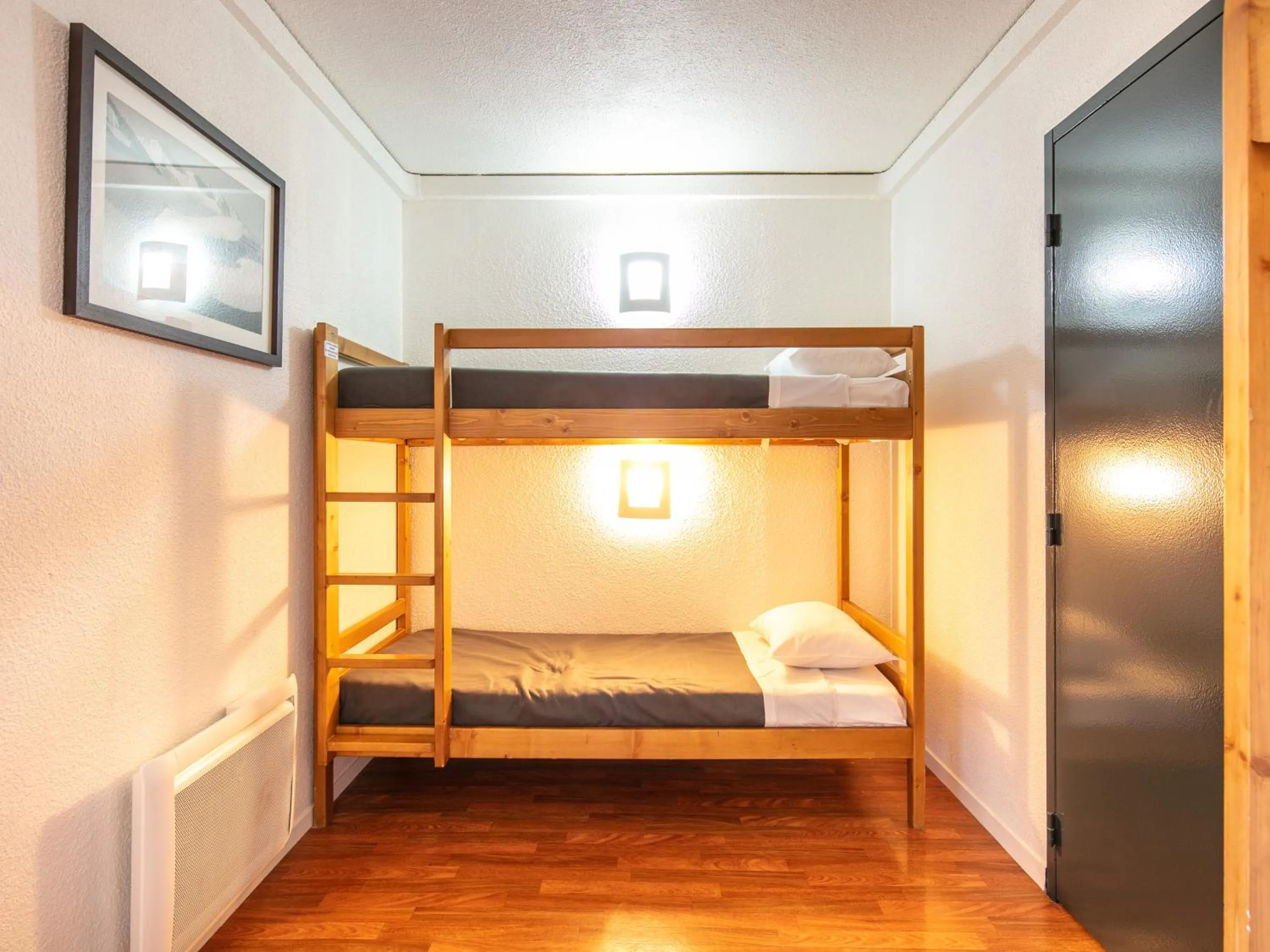 Bedroom, Bed in Vacancéole - Résidence L'Edelweiss