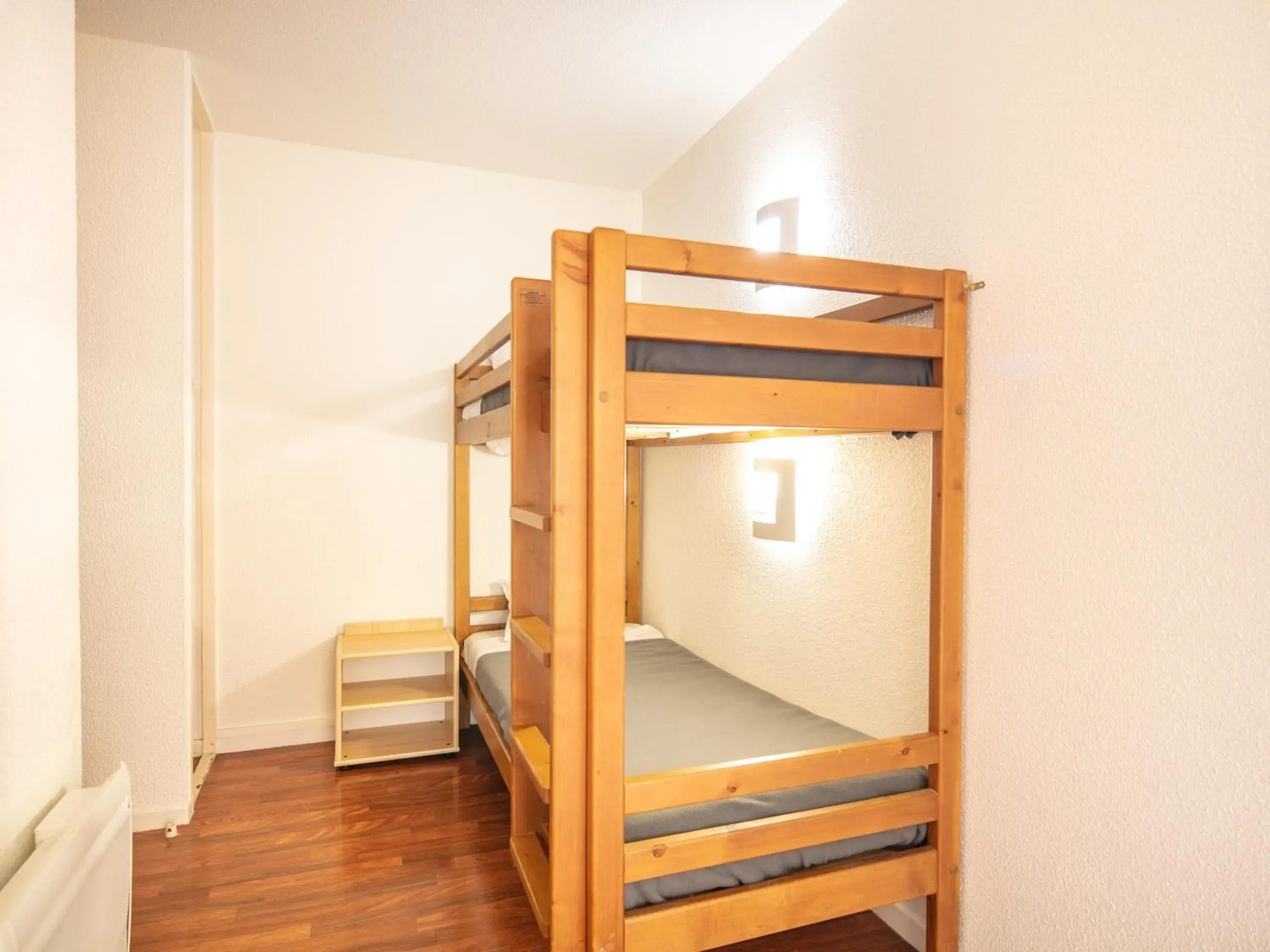 Bedroom, Bed in Vacancéole - Résidence L'Edelweiss Bedroom, Bed in Vacancéole - Résidence L'Edelweiss