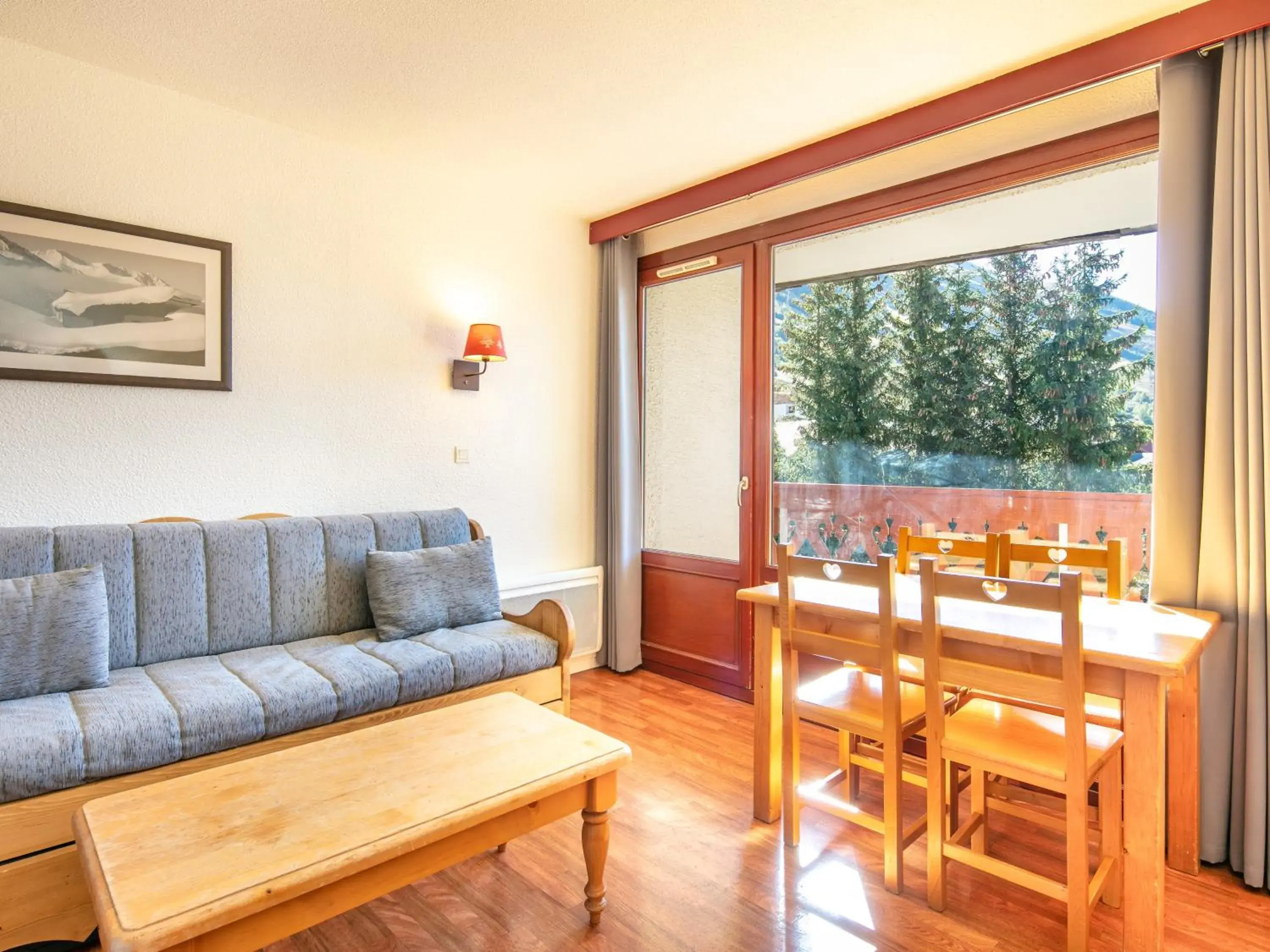 Living room in Vacancéole - Résidence L'Edelweiss Living room in Vacancéole - Résidence L'Edelweiss