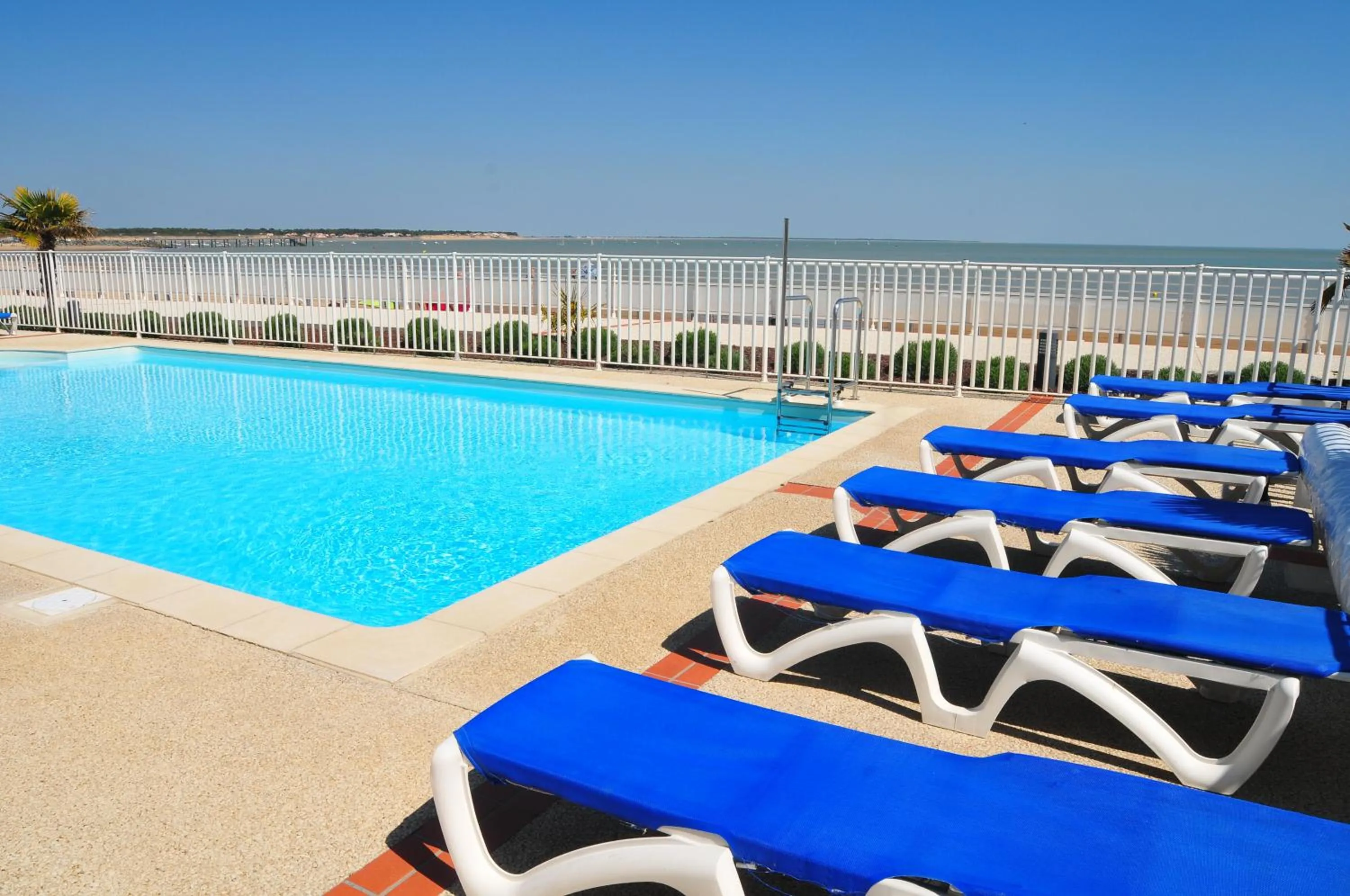 Swimming pool in Vacancéole - Résidence de L'Océan