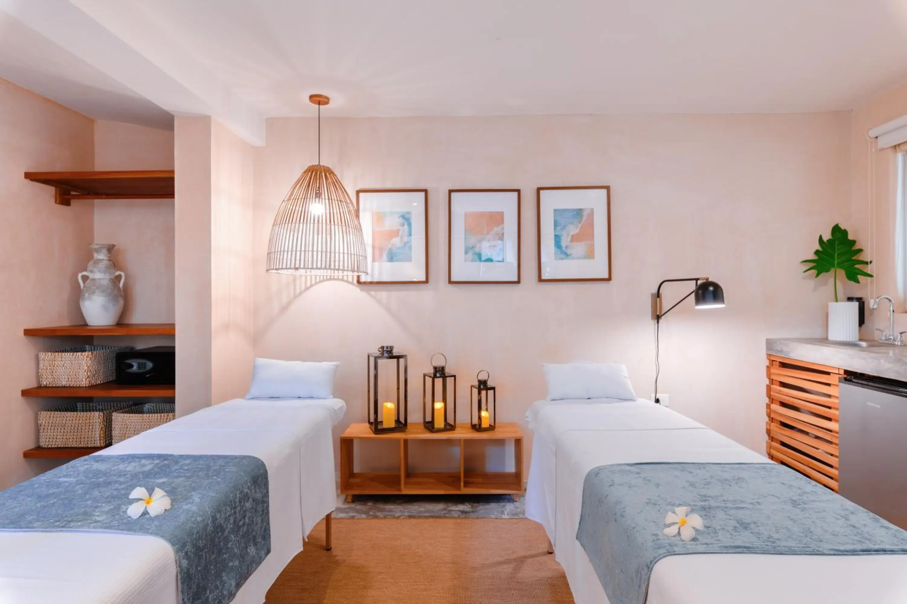 Massage, Bed in Malish Hotel & Spa Luxury Edition Massage, Bed in Malish Hotel & Spa Luxury Edition