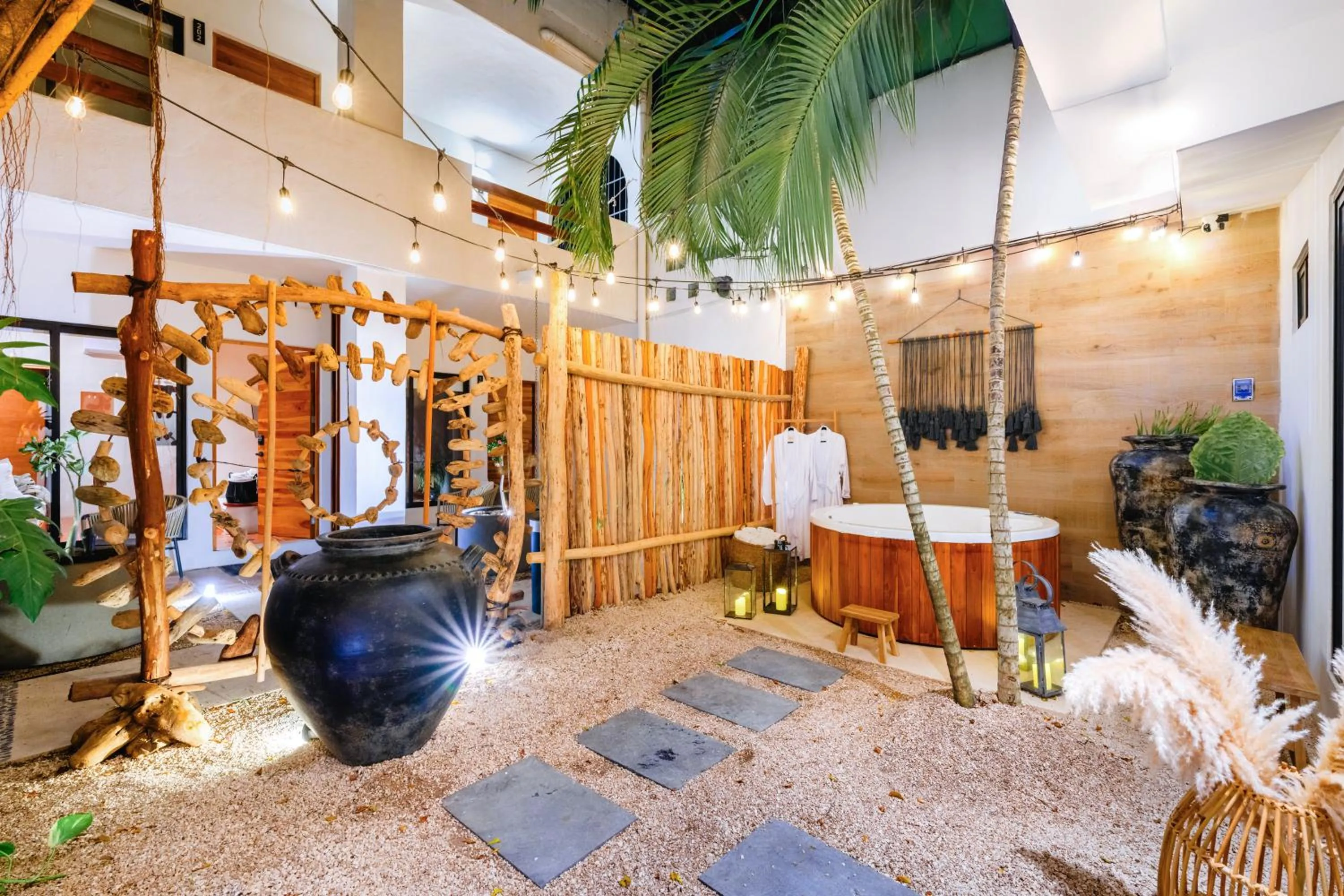 Hot Tub in Malish Hotel & Spa Luxury Edition