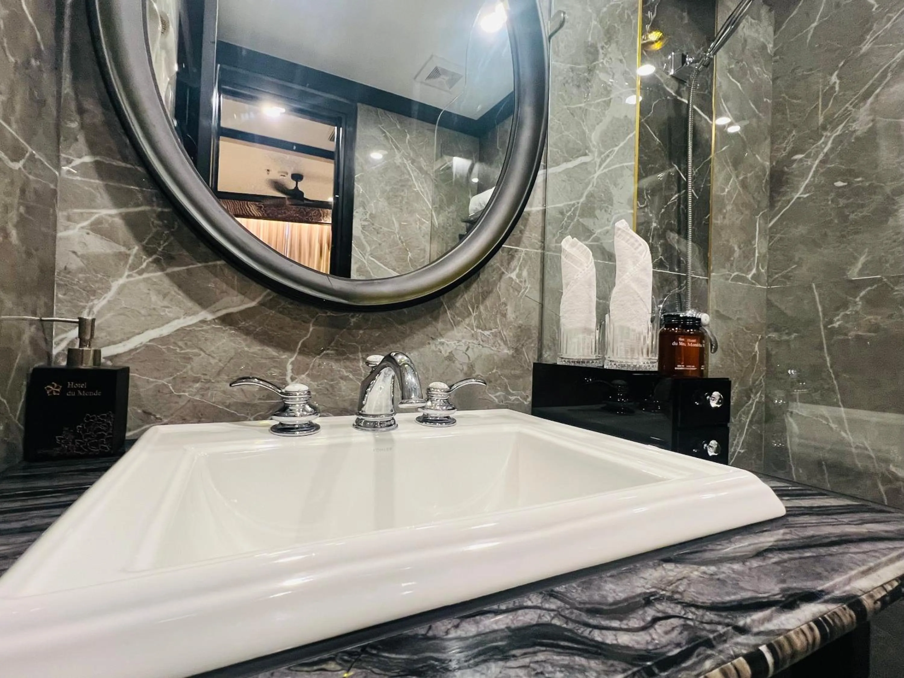 Bathroom in Hotel du Monde Classic