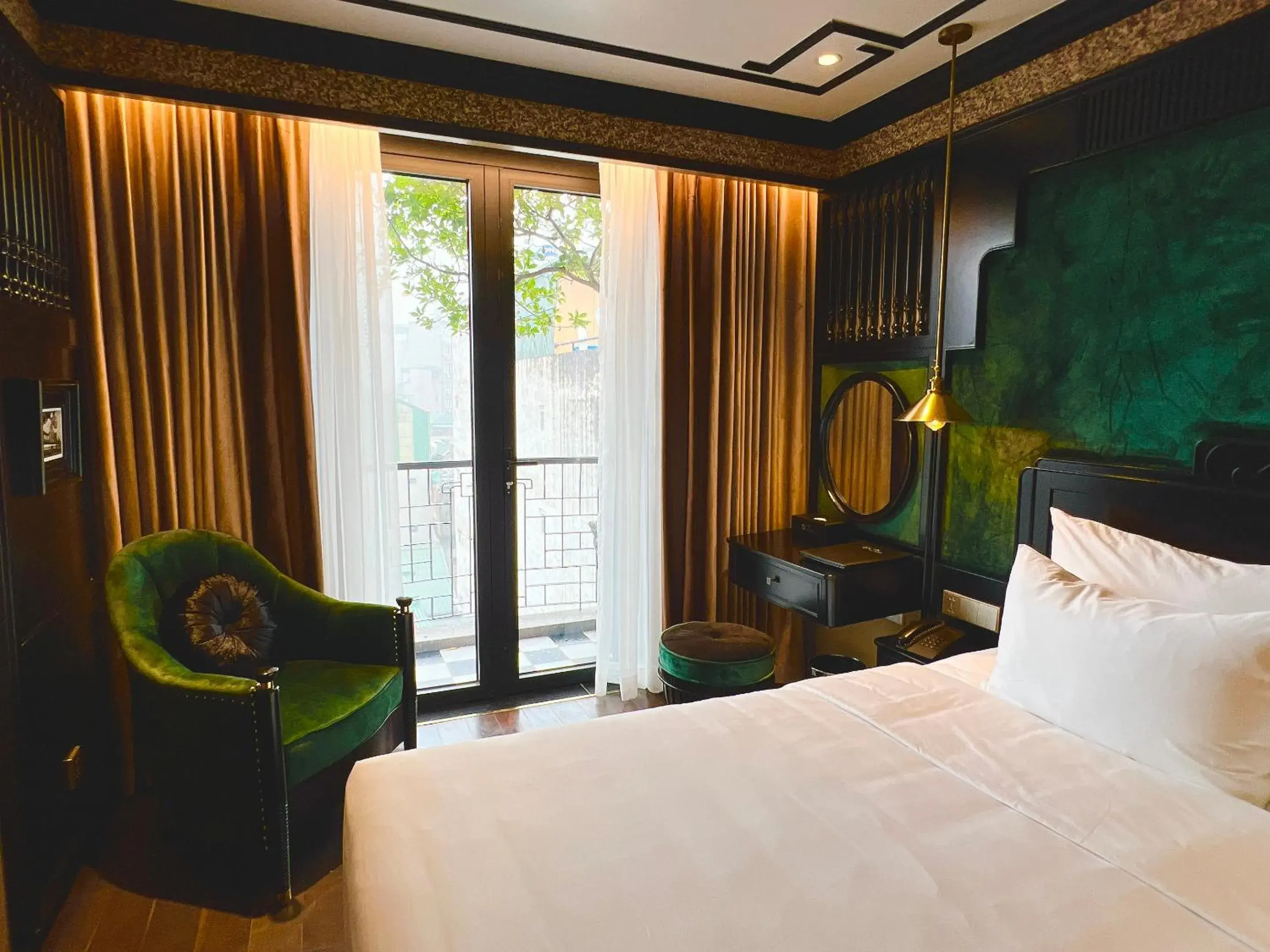 Photo of the whole room, Bed in Hotel du Monde Classic Photo of the whole room, Bed in Hotel du Monde Classic