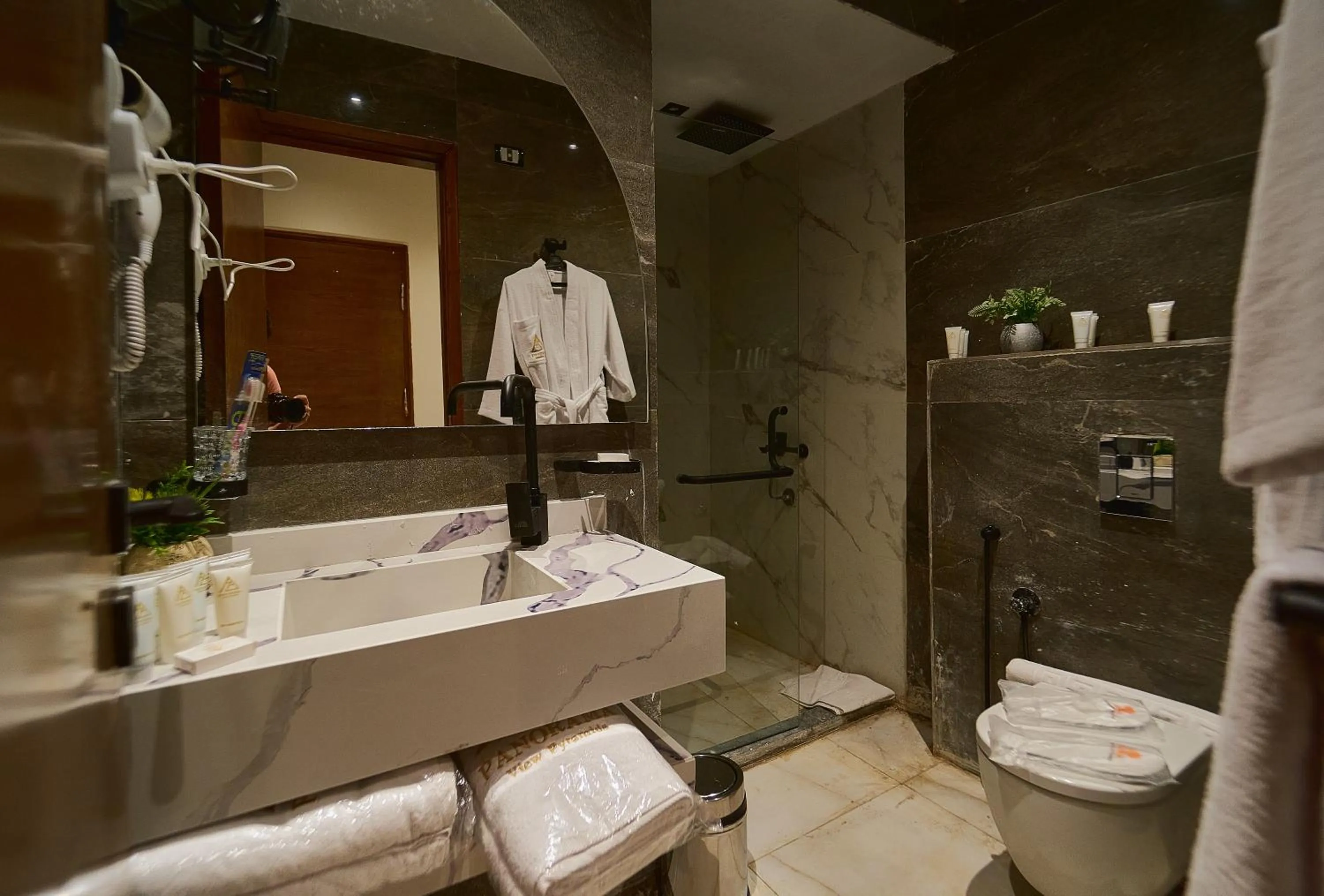 PANORAMA view pyramids