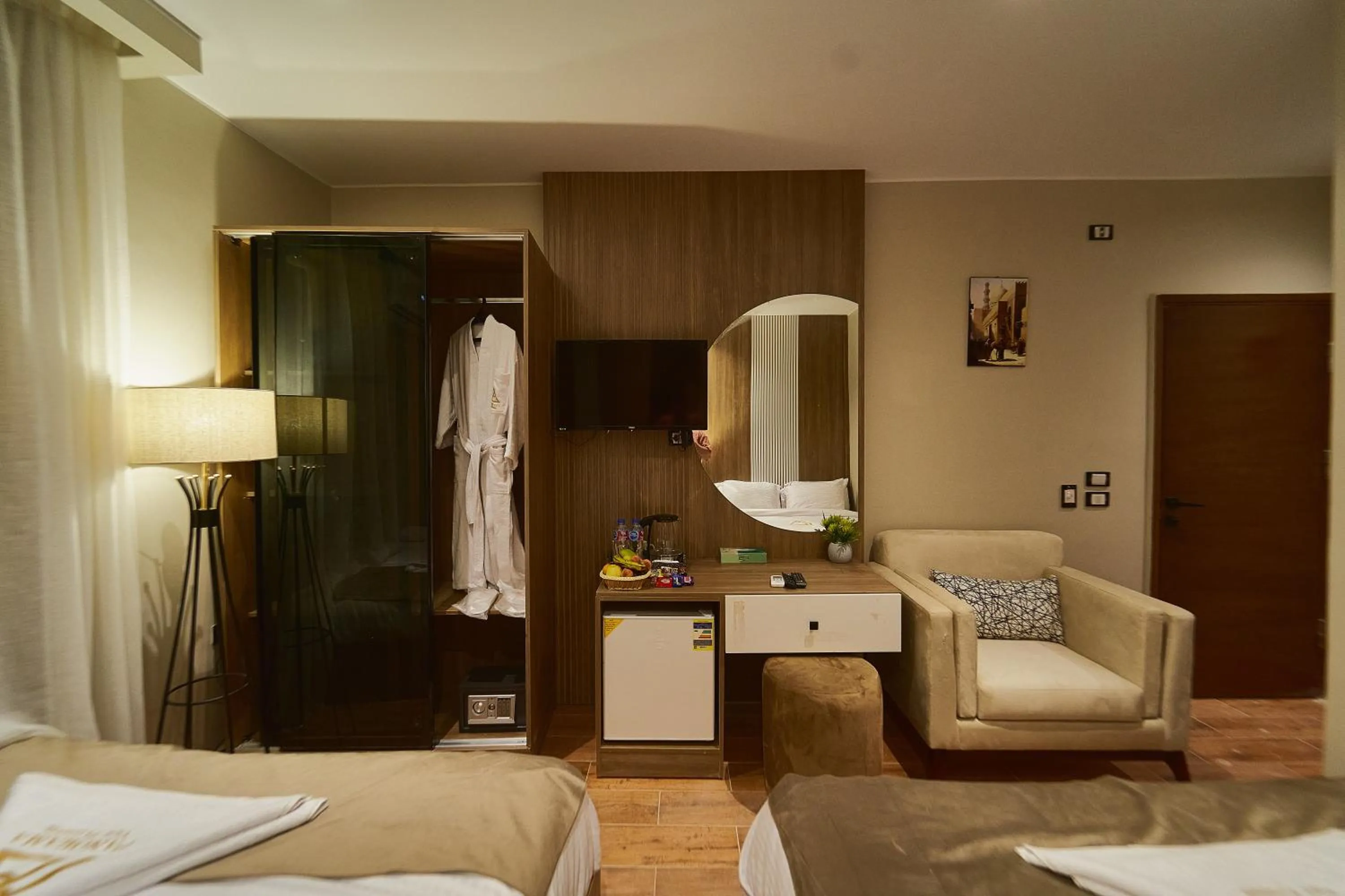 Bed in PANORAMA view pyramids