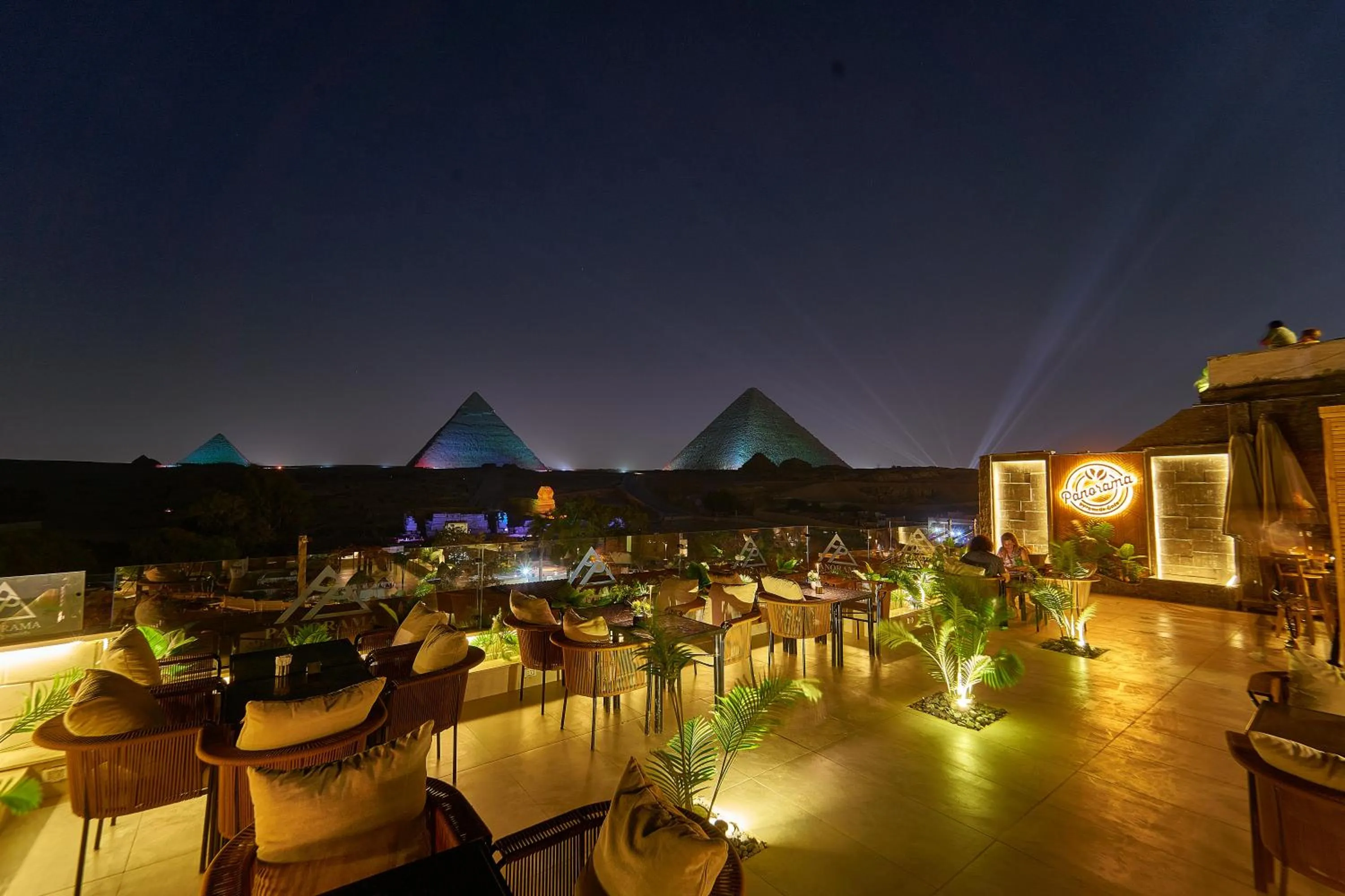 Restaurant/places to eat in PANORAMA view pyramids