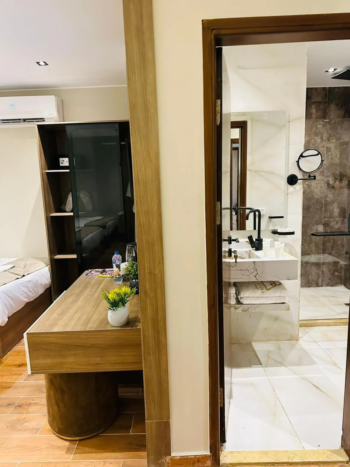 PANORAMA view pyramids