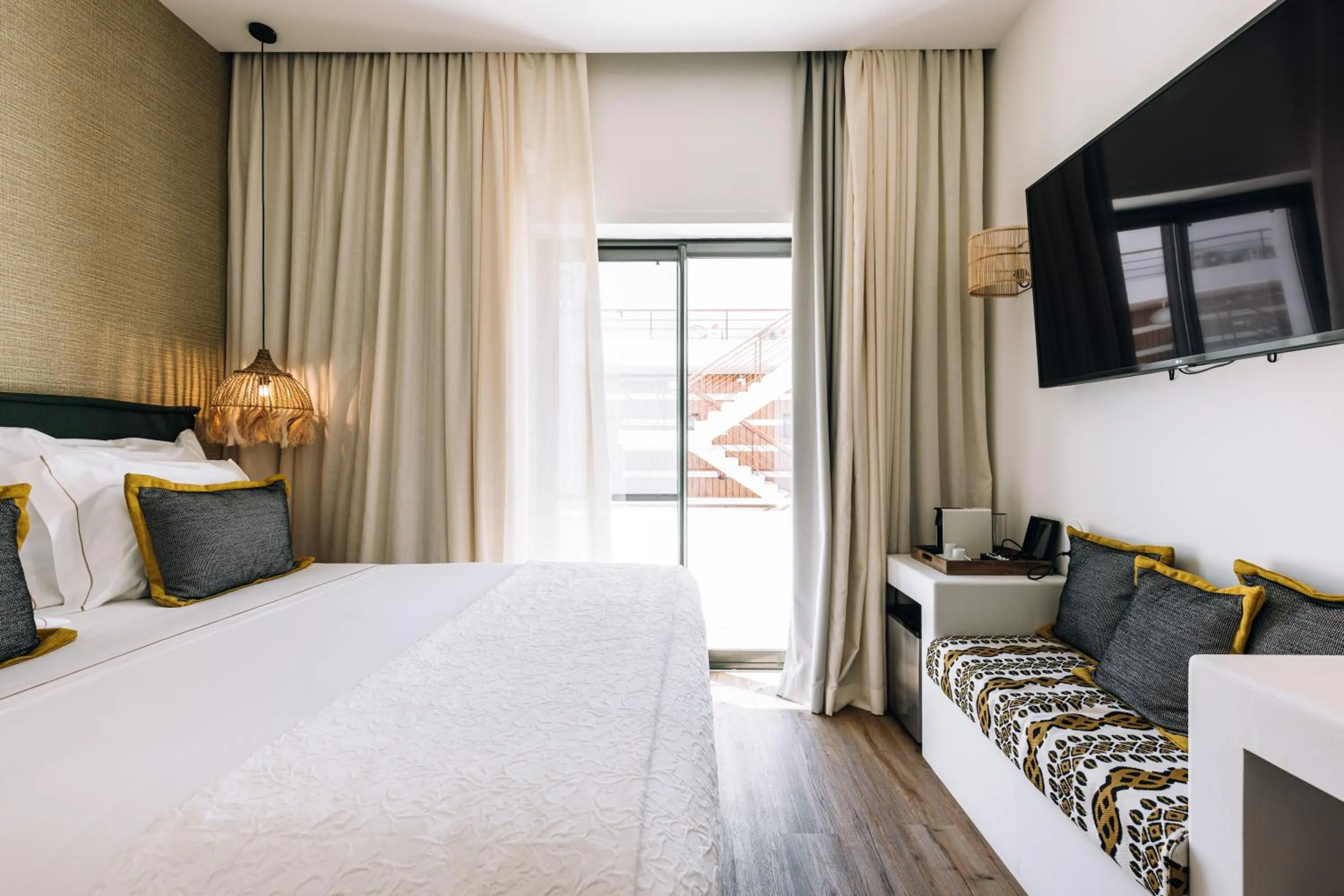 TV and multimedia, Bed in AlmaLusa Comporta