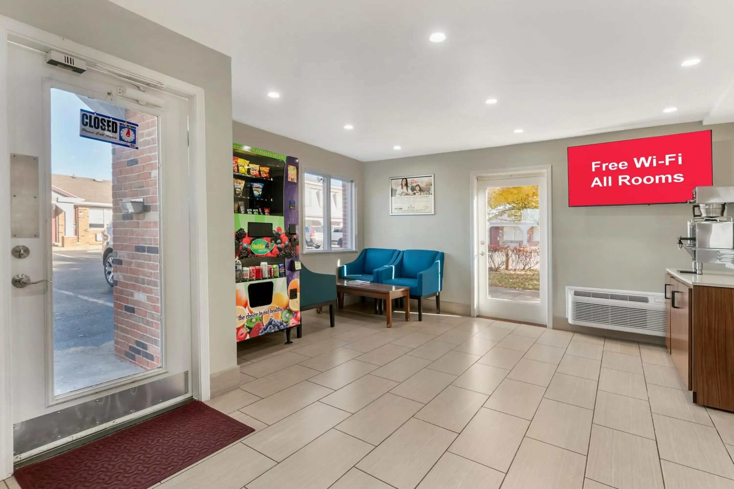 Lobby or reception in HomeTowne Studios by Red Roof Georgetown, KY Lobby or reception in HomeTowne Studios by Red Roof Georgetown, KY