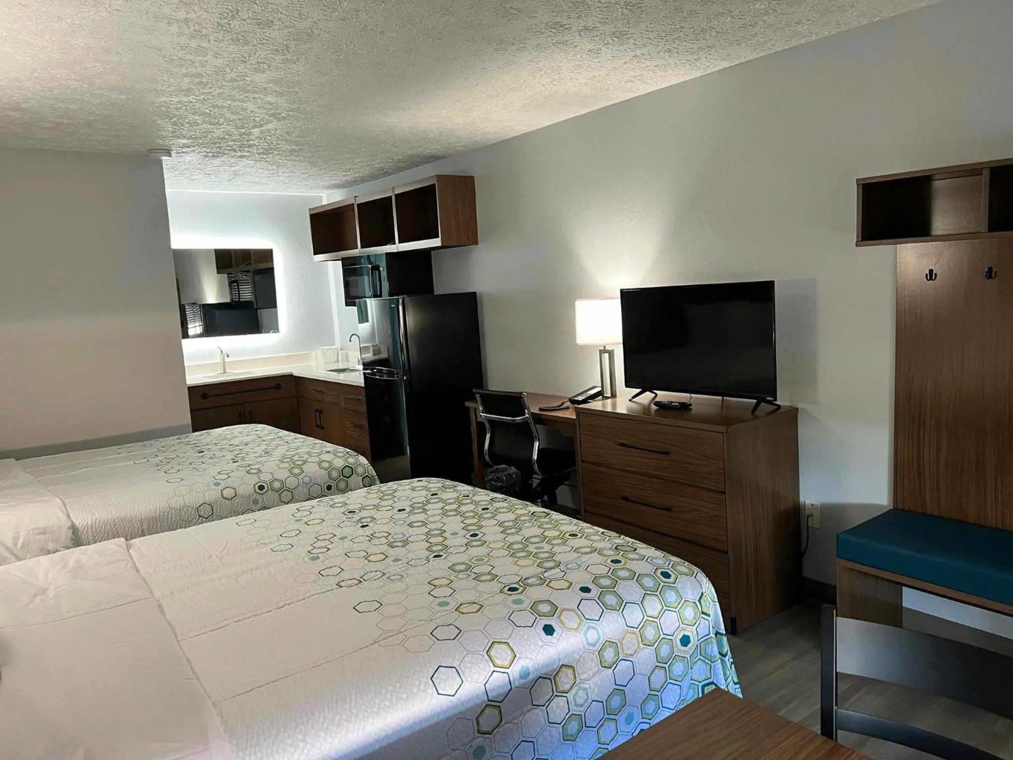 Photo of the whole room, Bed in HomeTowne Studios by Red Roof Georgetown, KY