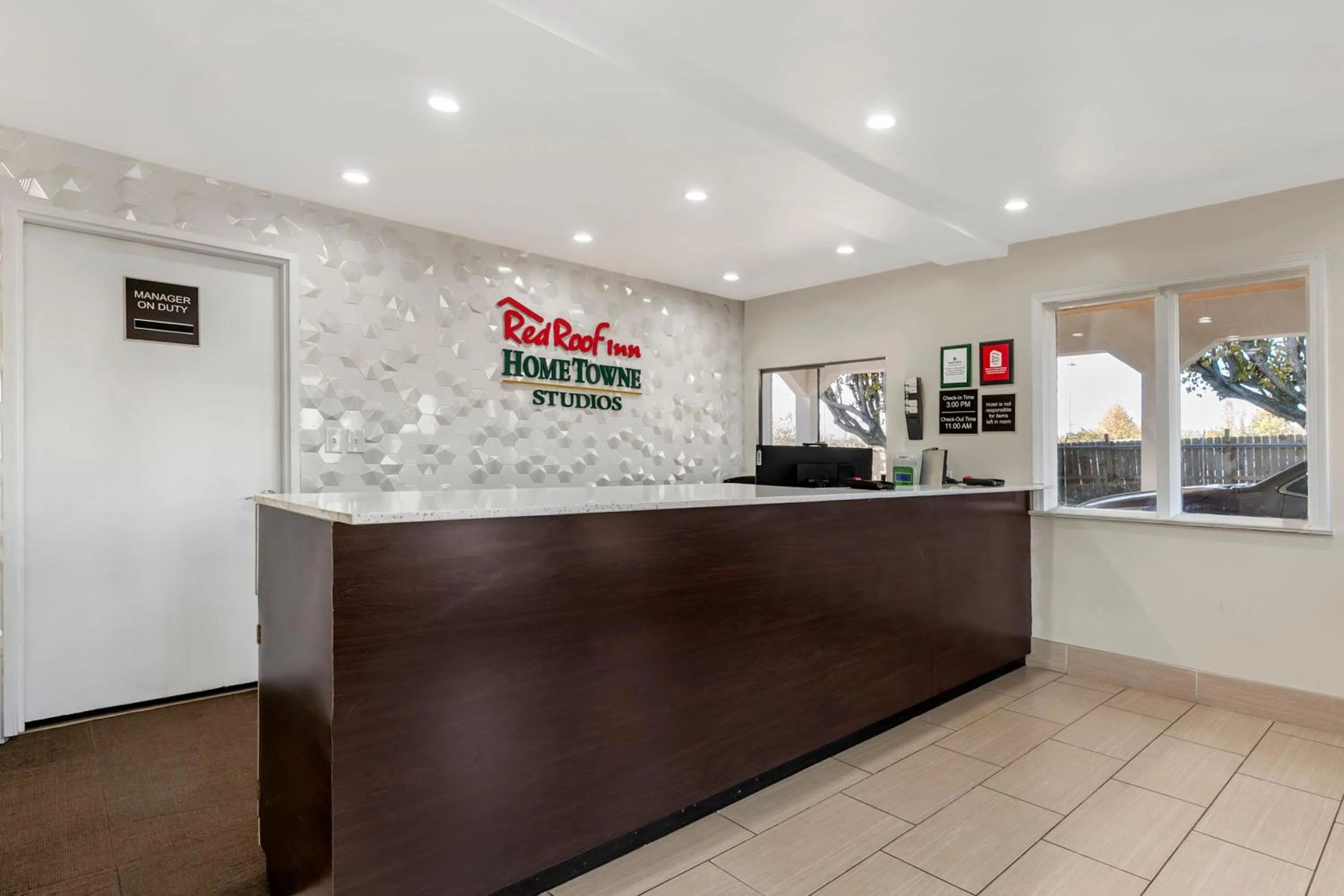 Lobby or reception in HomeTowne Studios by Red Roof Georgetown, KY