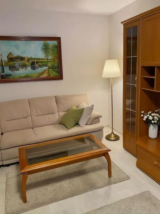 Lovely & quiet 1-bedroom condo with free parking