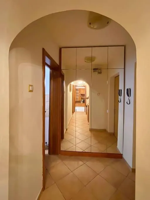 Lovely & quiet 1-bedroom condo with free parking