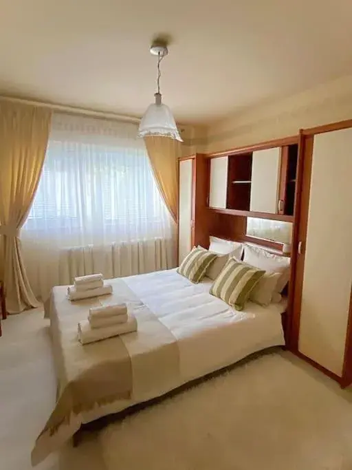 Lovely & quiet 1-bedroom condo with free parking Lovely & quiet 1-bedroom condo with free parking